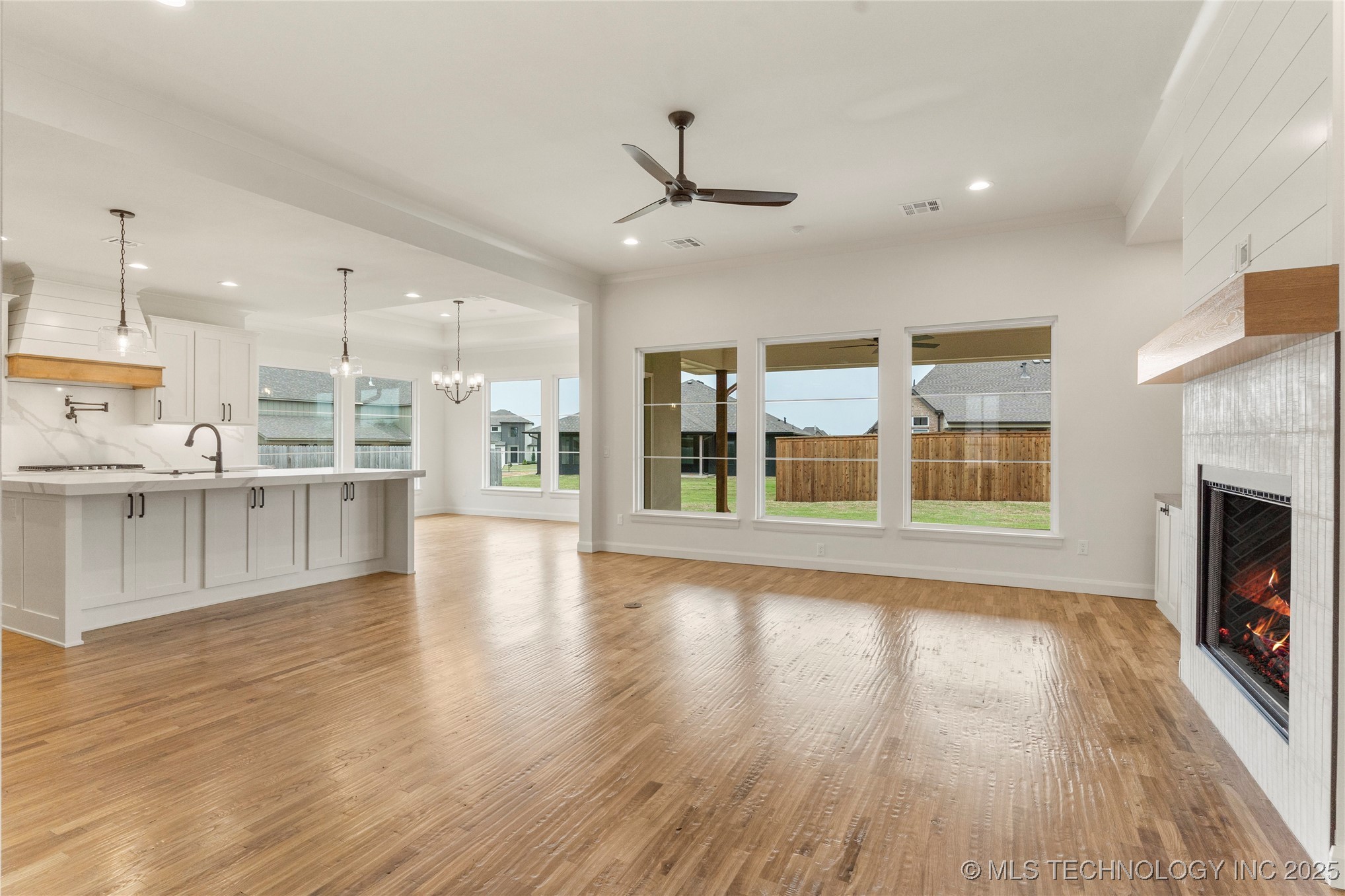 2982 E 145th Street S