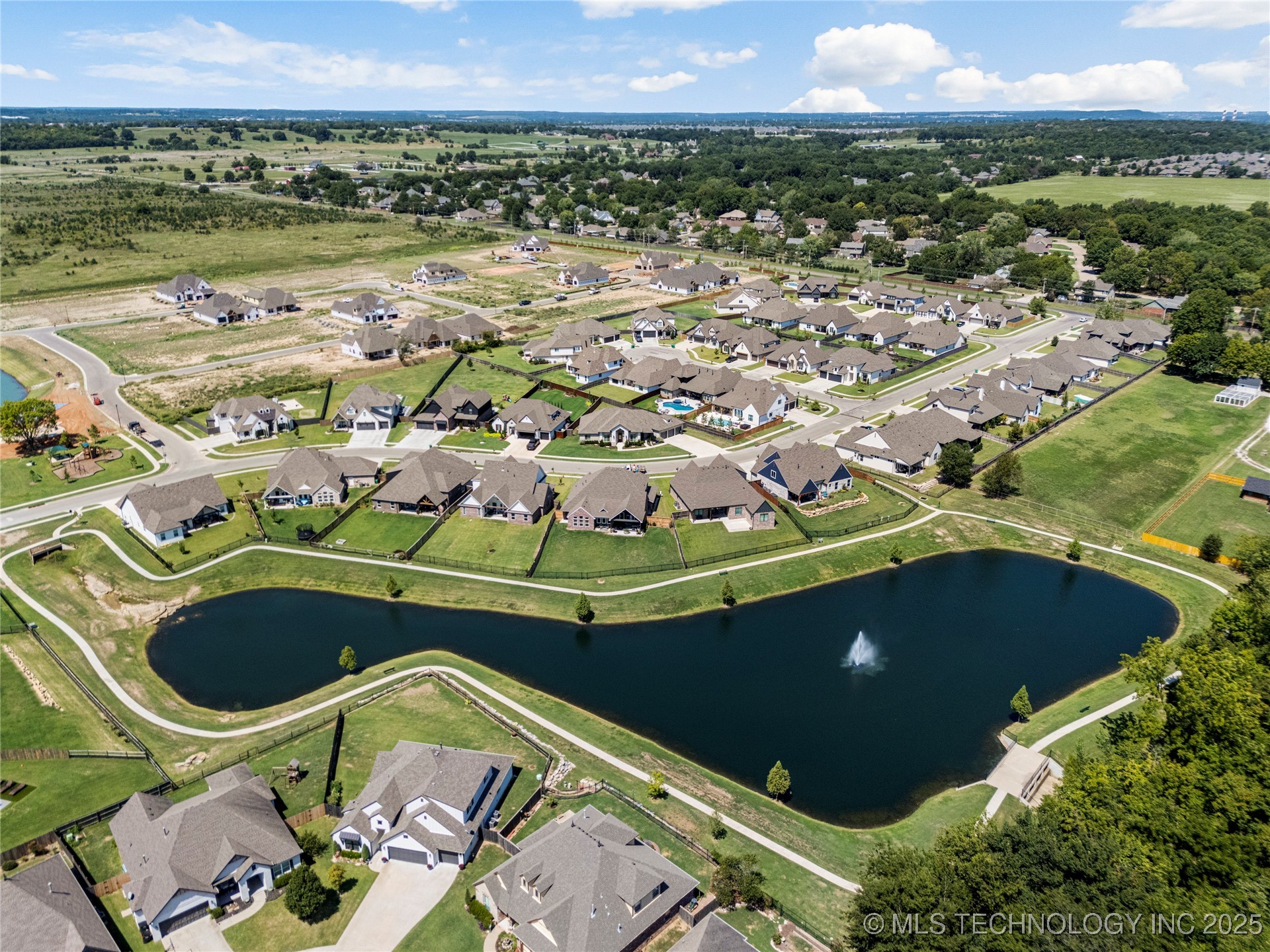 2982 E 145th Street S