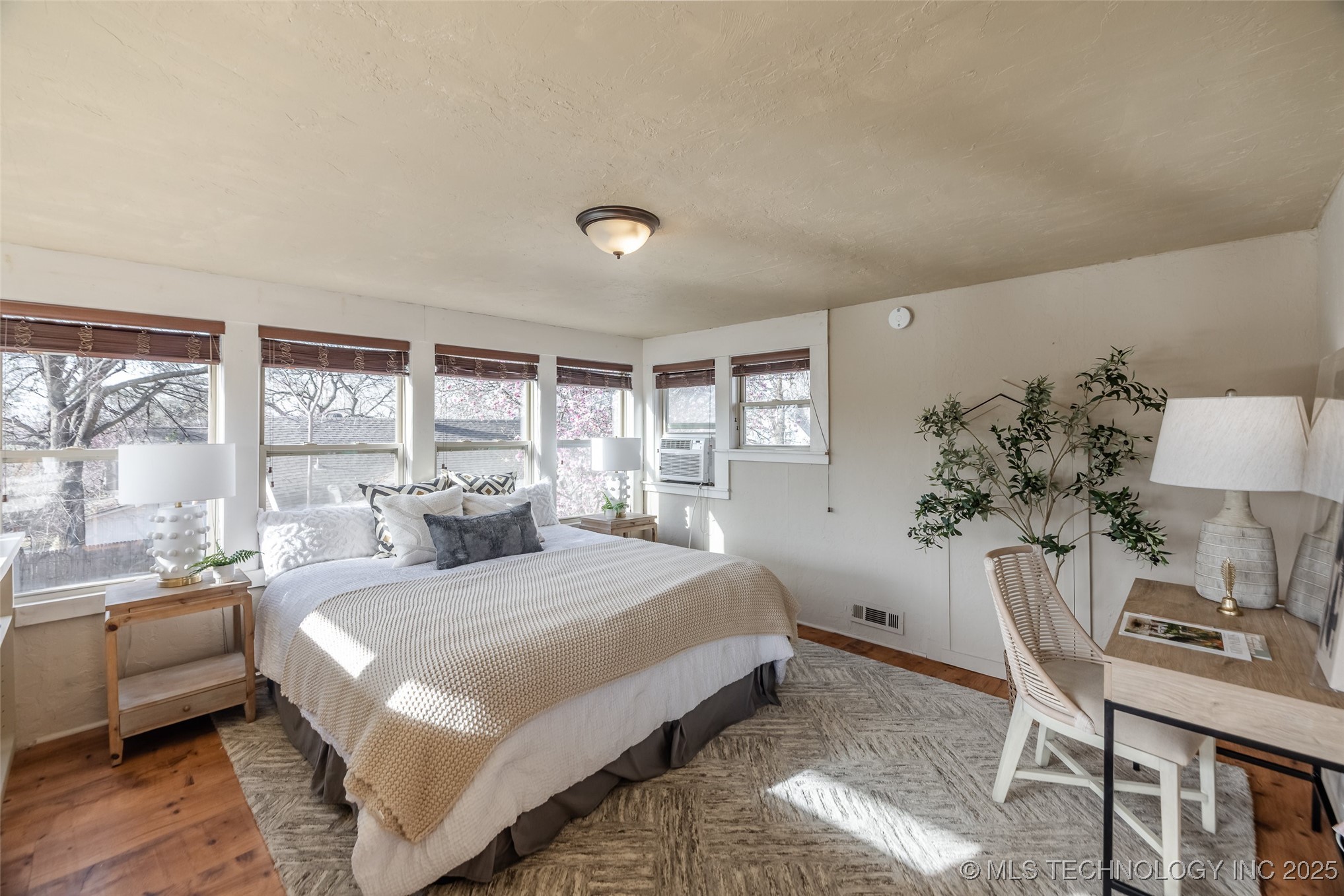 1523 S Trenton Avenue