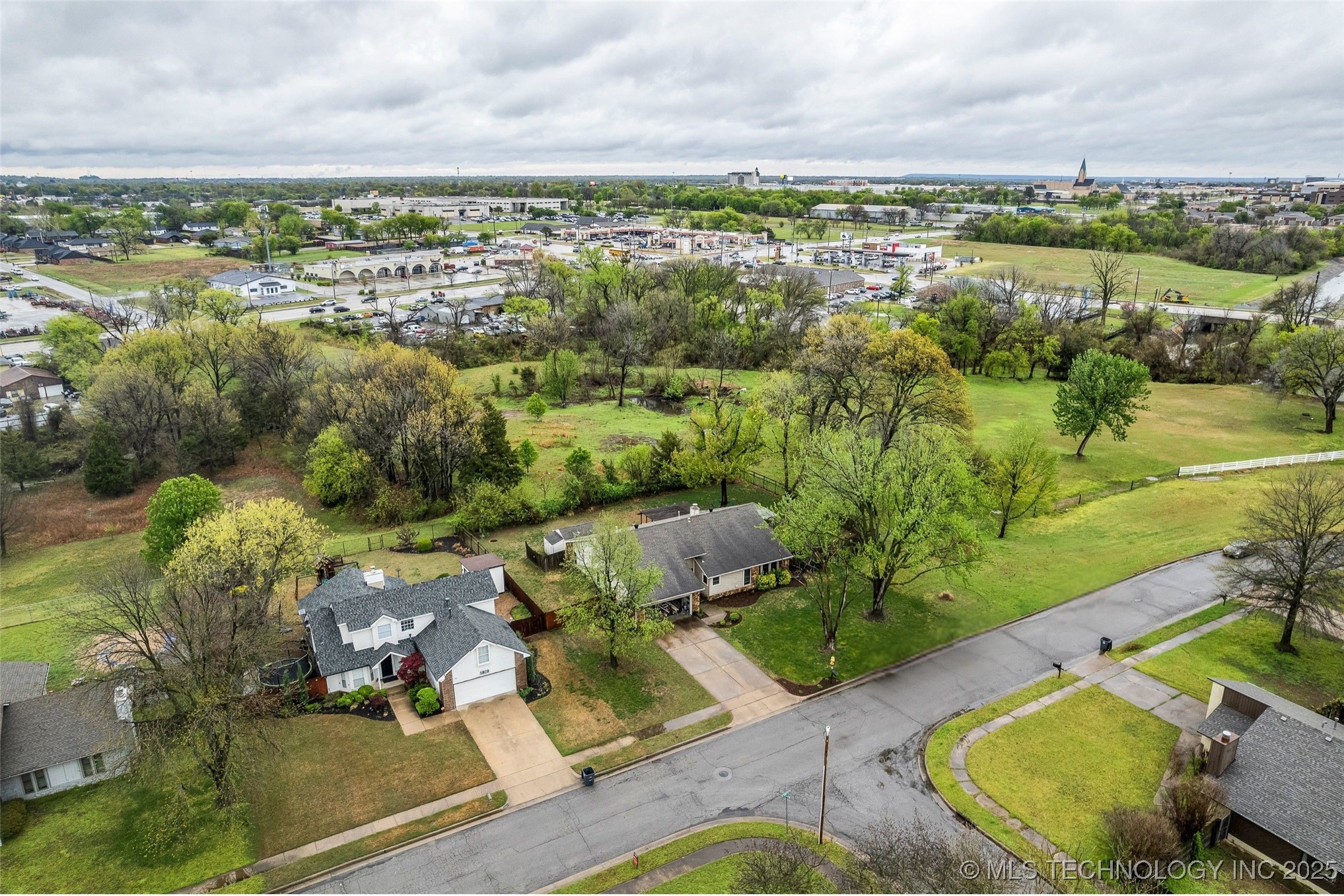 5939 S 94th East Place