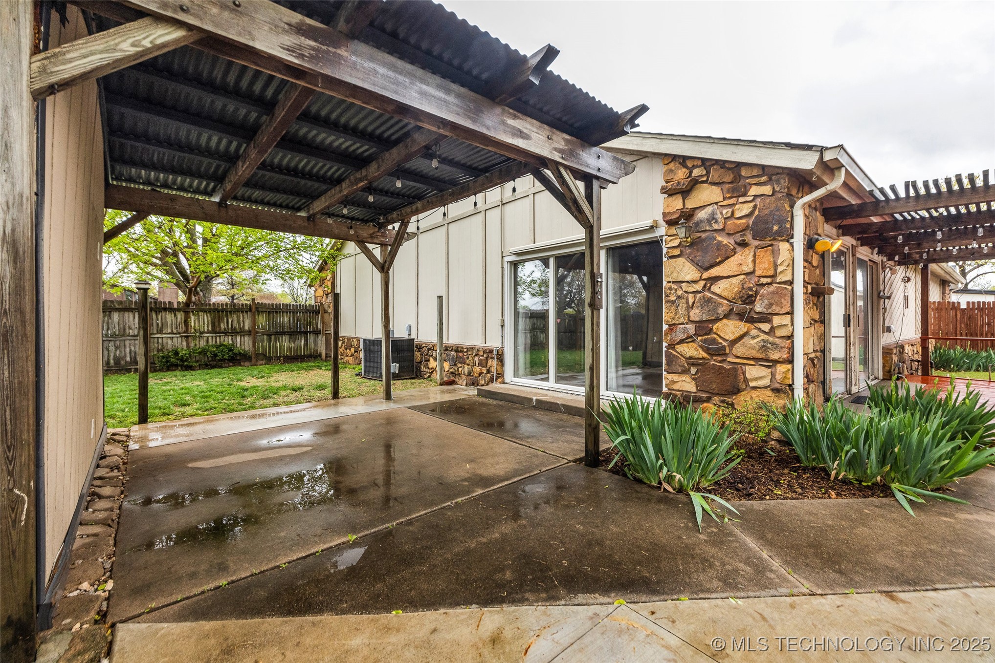 5939 S 94th East Place