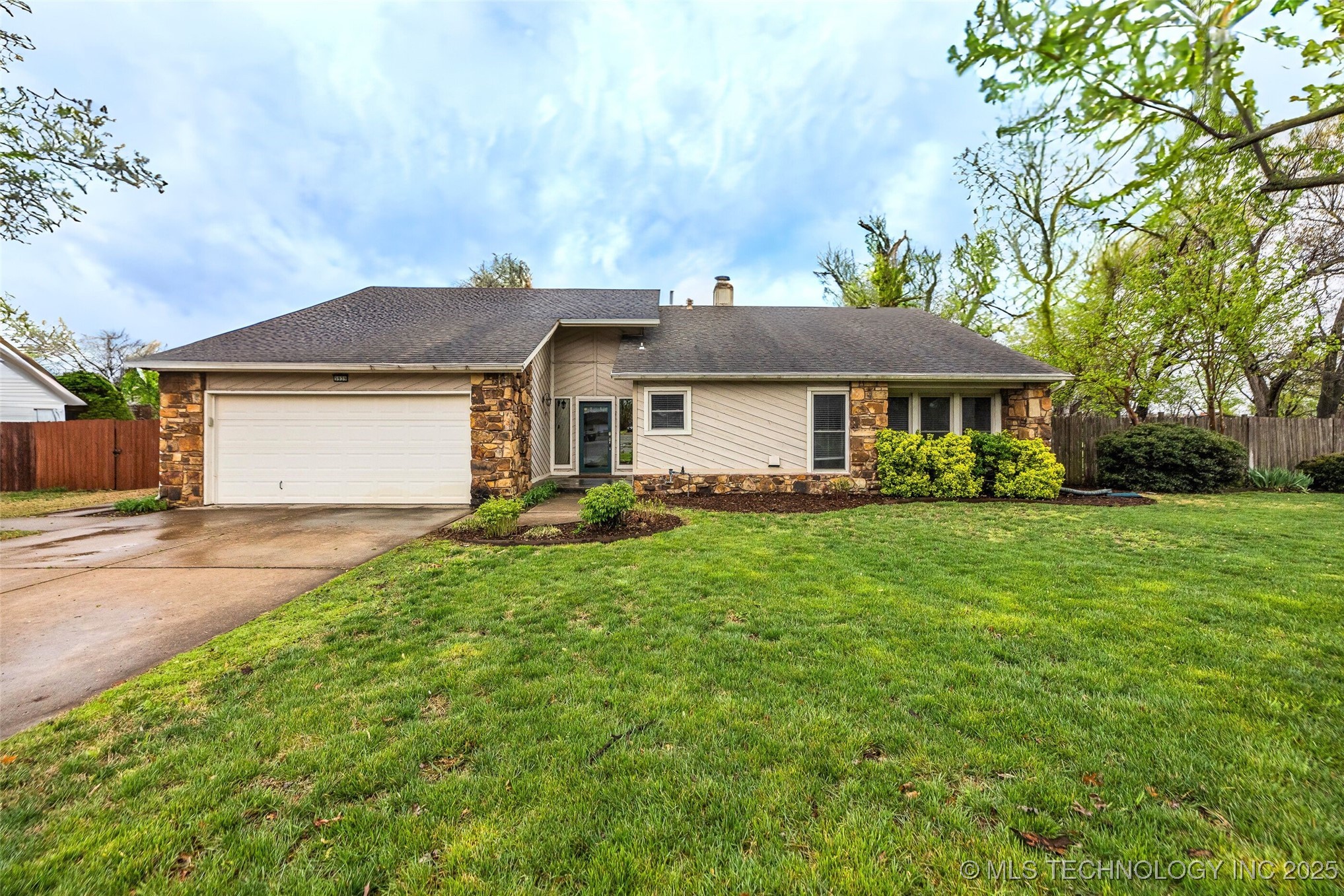 5939 S 94th East Place