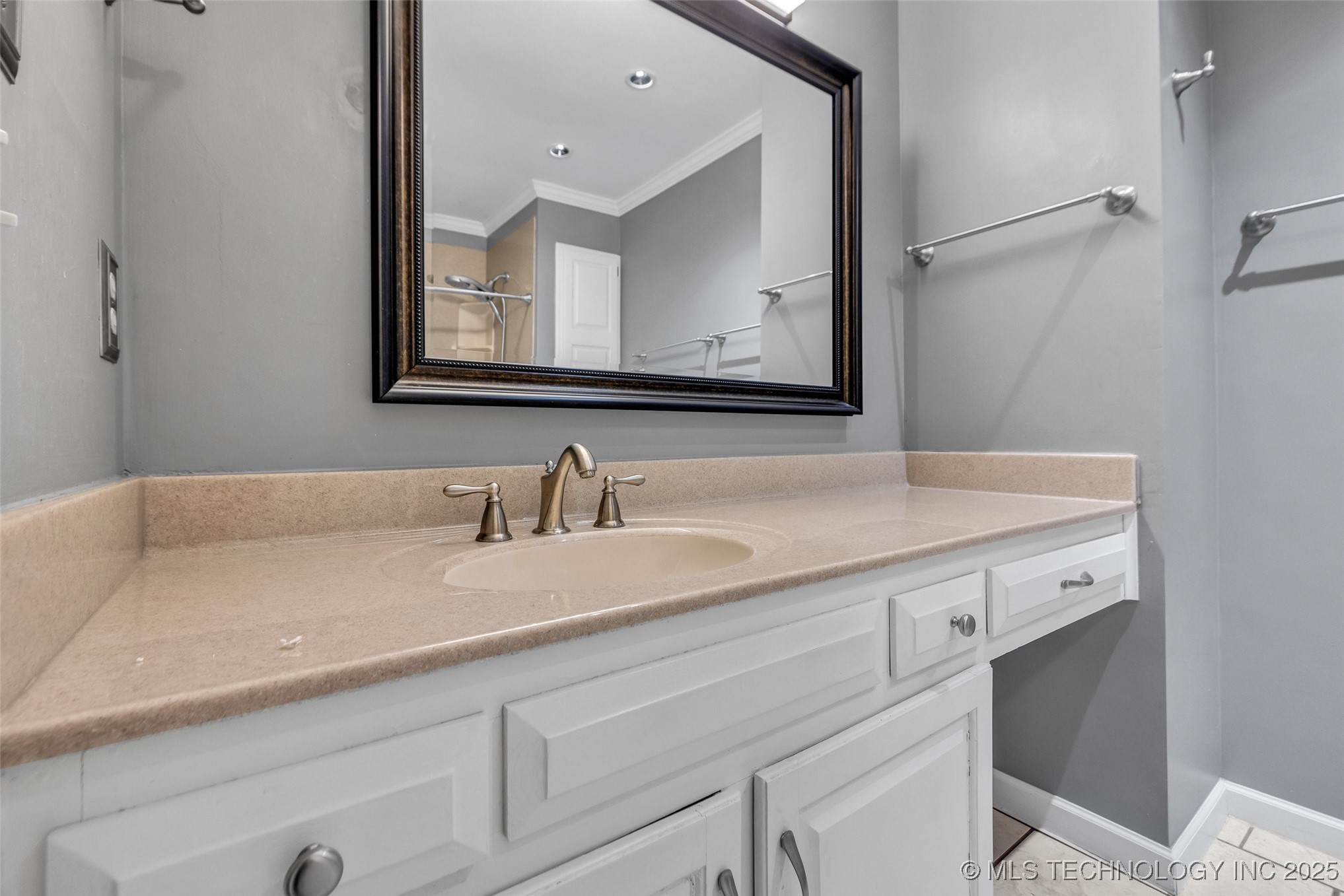 5939 S 94th East Place