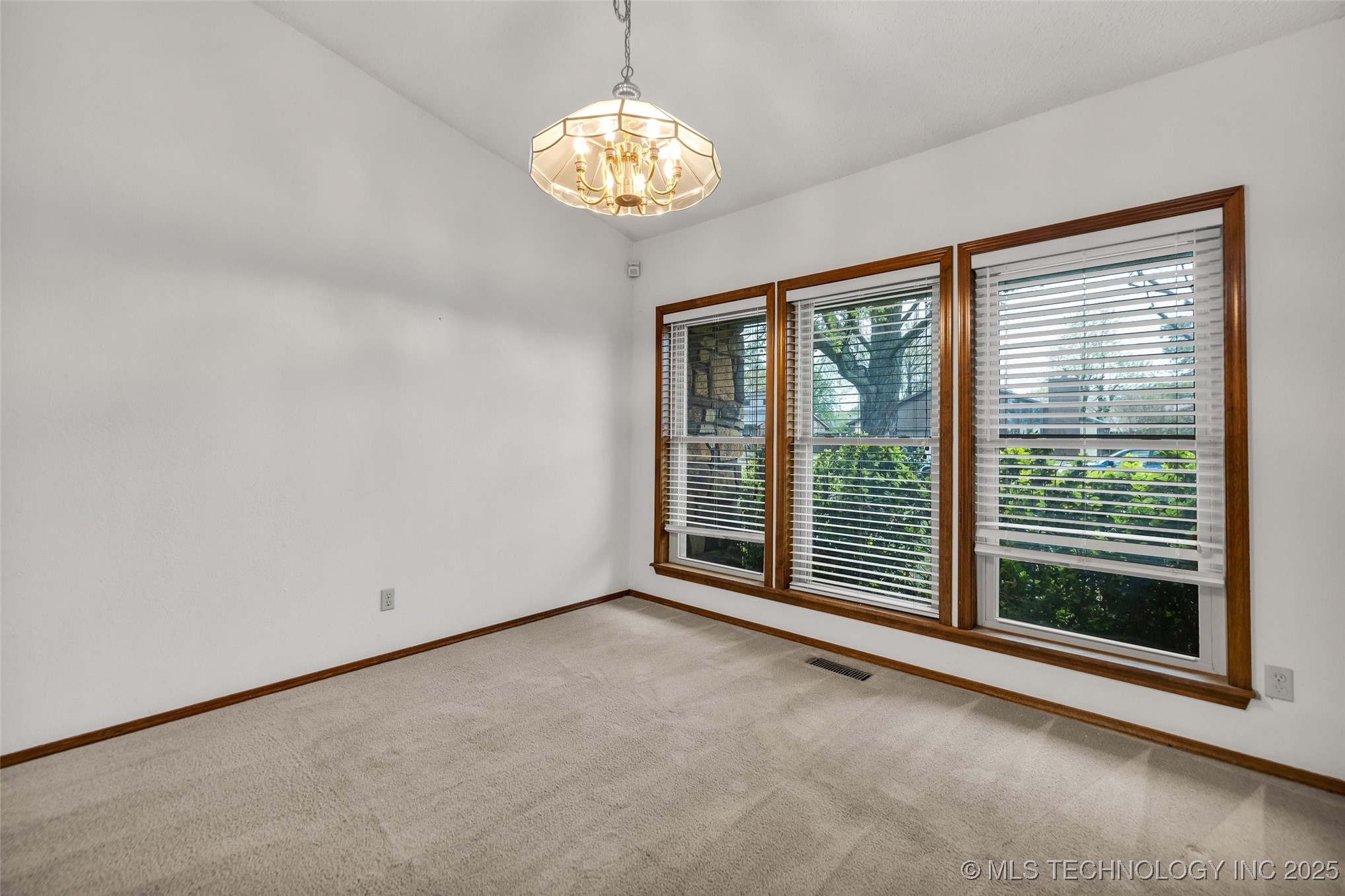 5939 S 94th East Place