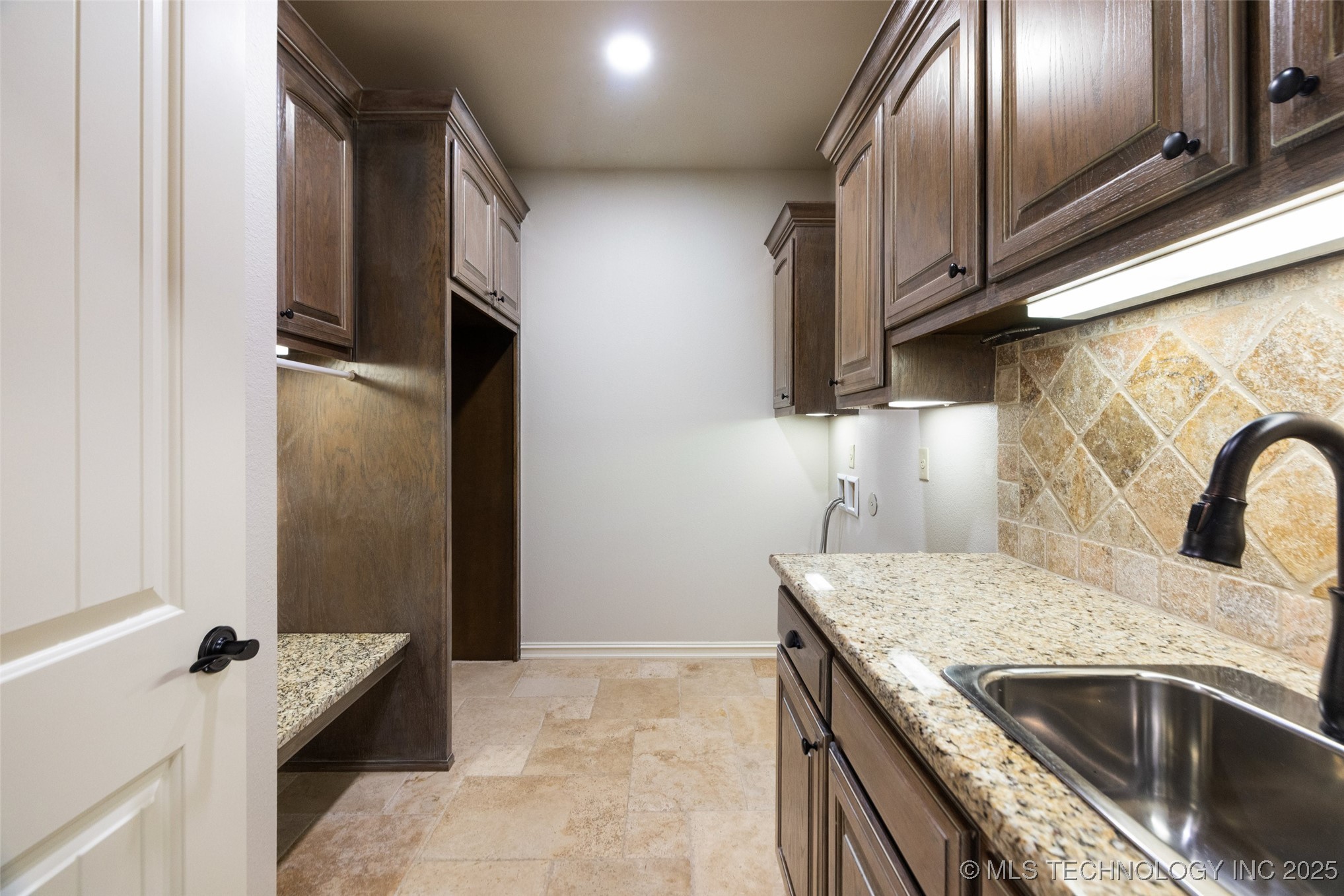 10921 S 77th East Avenue