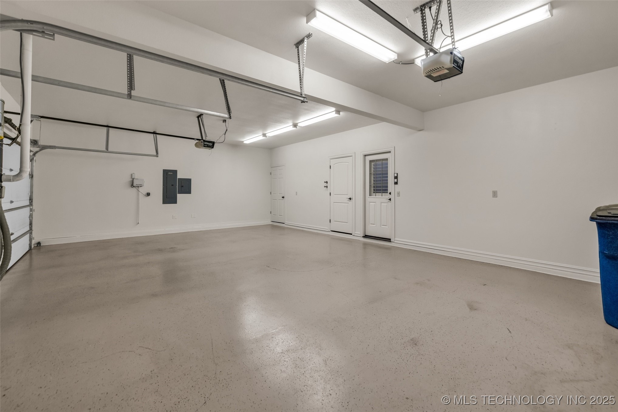 10921 S 77th East Avenue