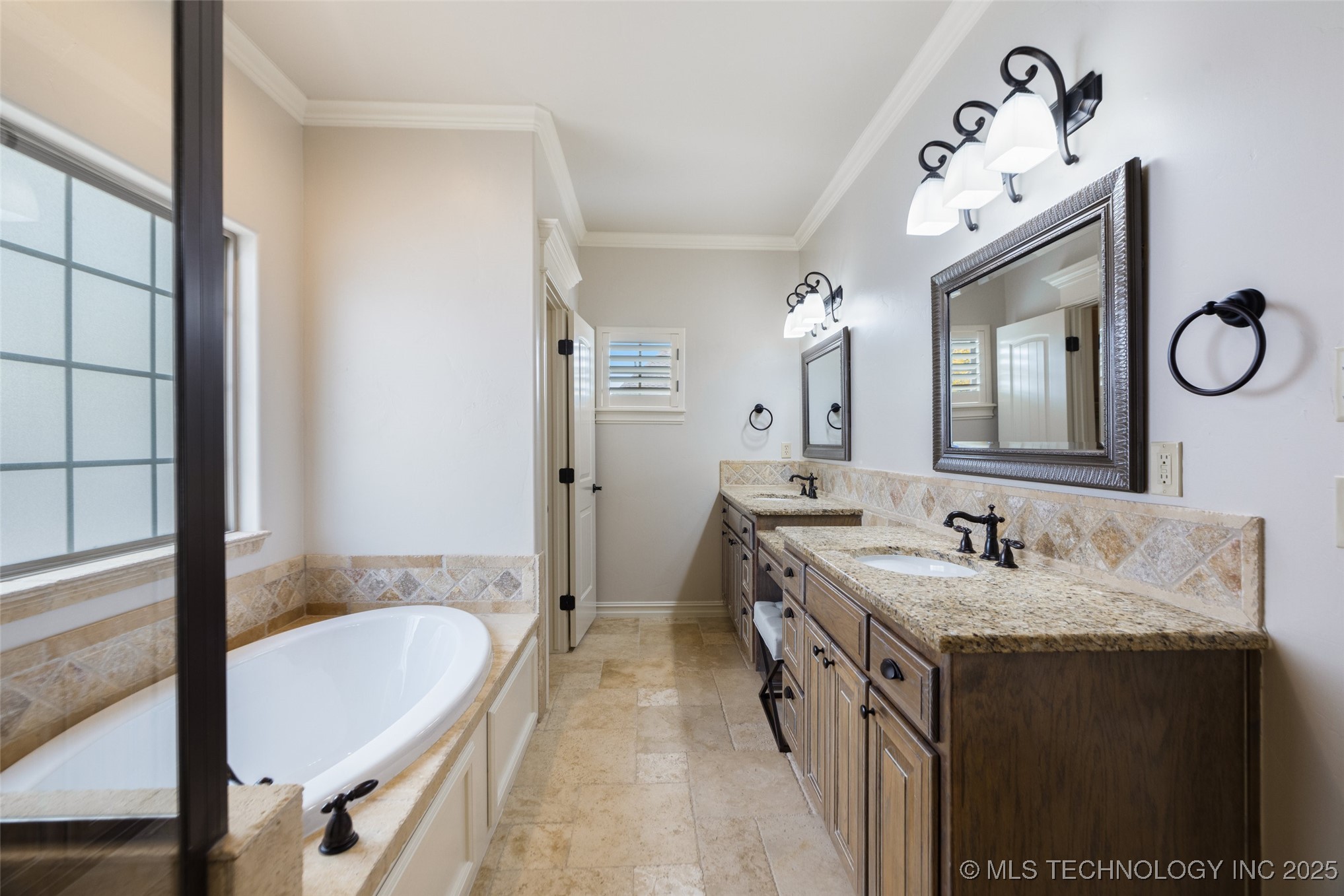 10921 S 77th East Avenue