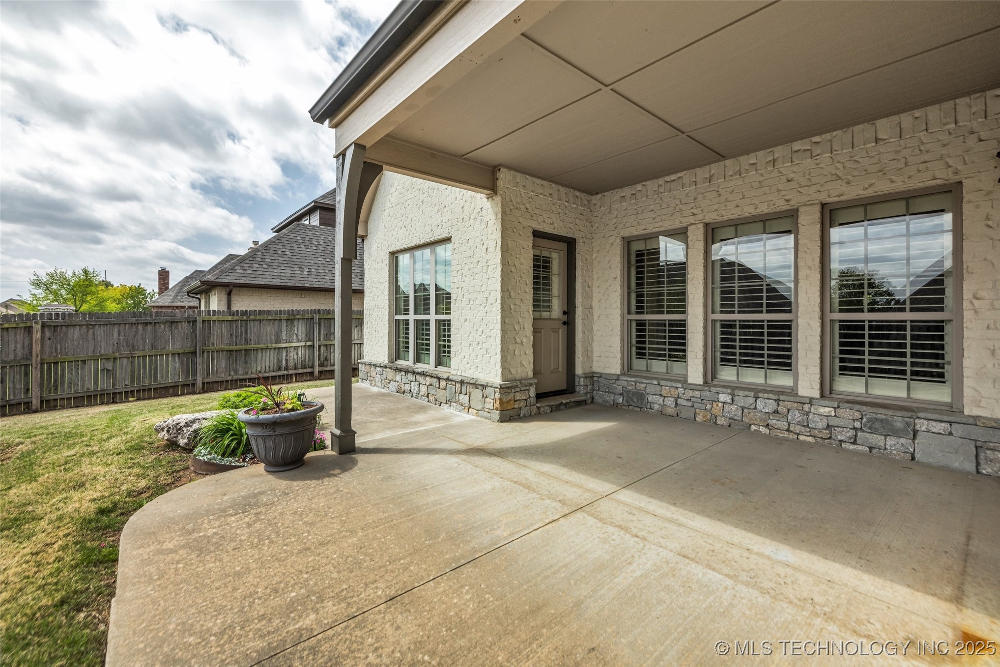 10921 S 77th East Avenue