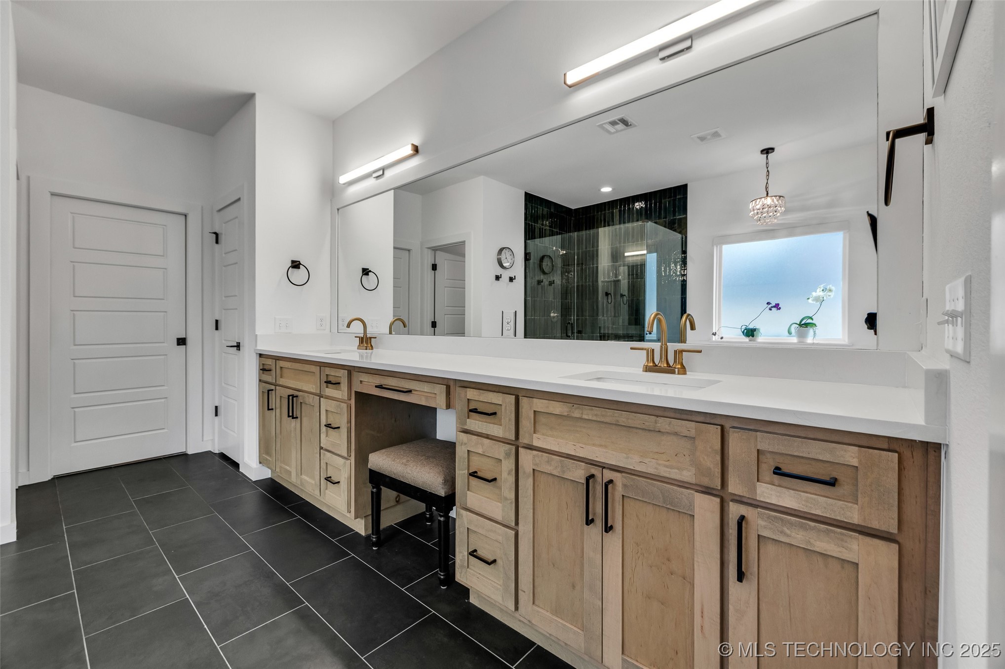 11529 S Marion Avenue