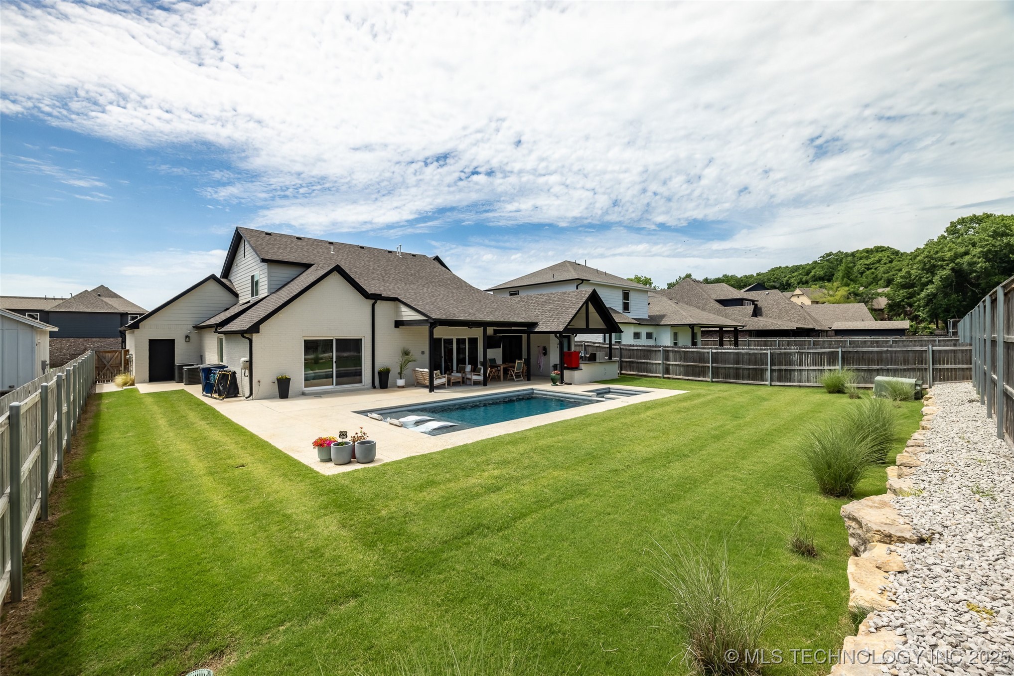 11529 S Marion Avenue