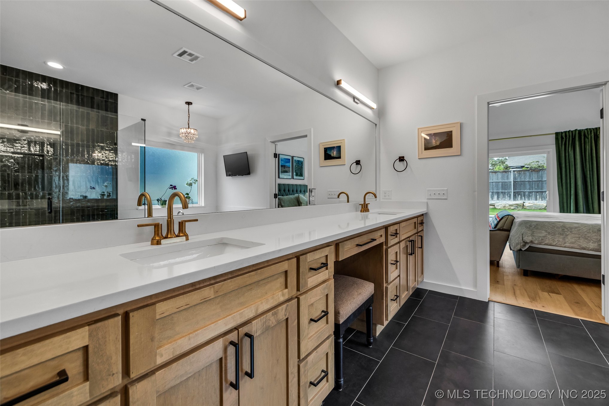 11529 S Marion Avenue