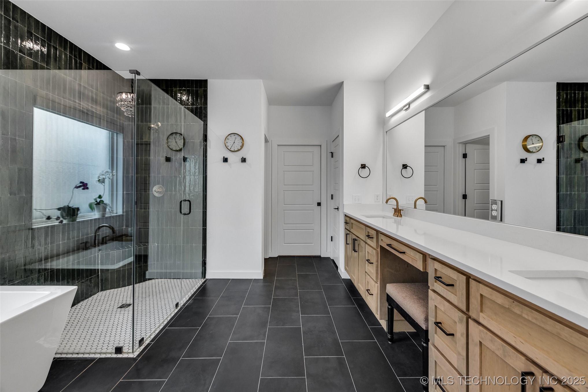 11529 S Marion Avenue