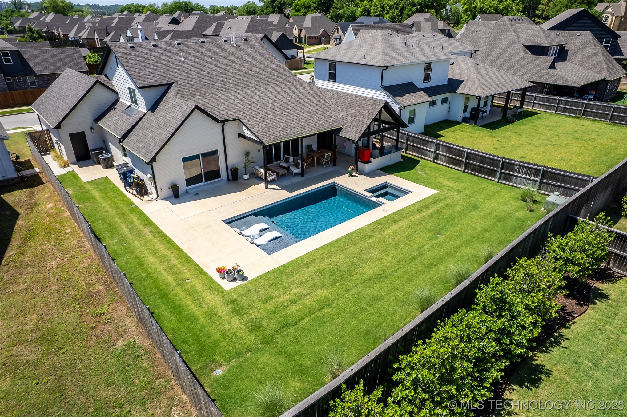 11529 S Marion Avenue