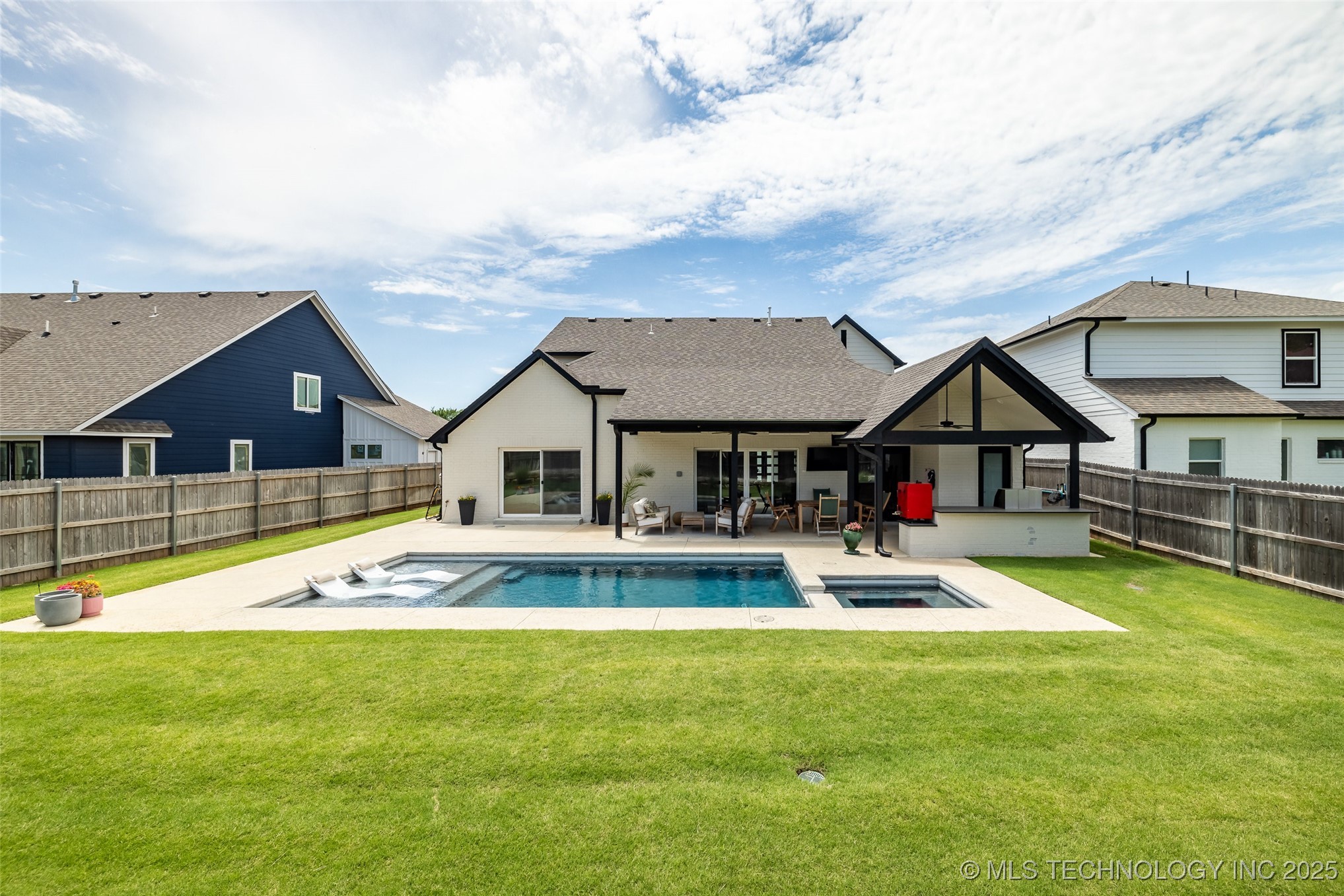 11529 S Marion Avenue