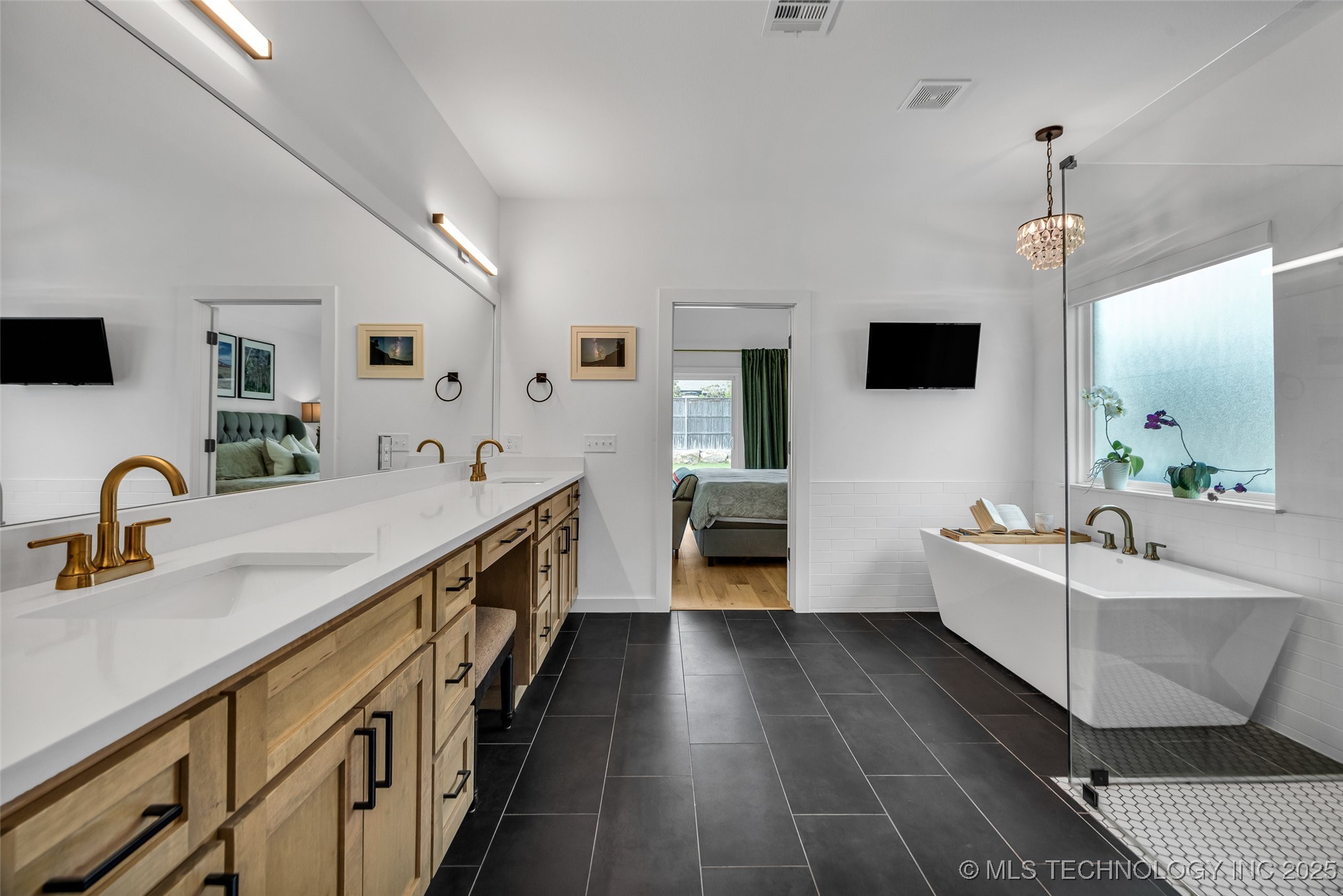 11529 S Marion Avenue