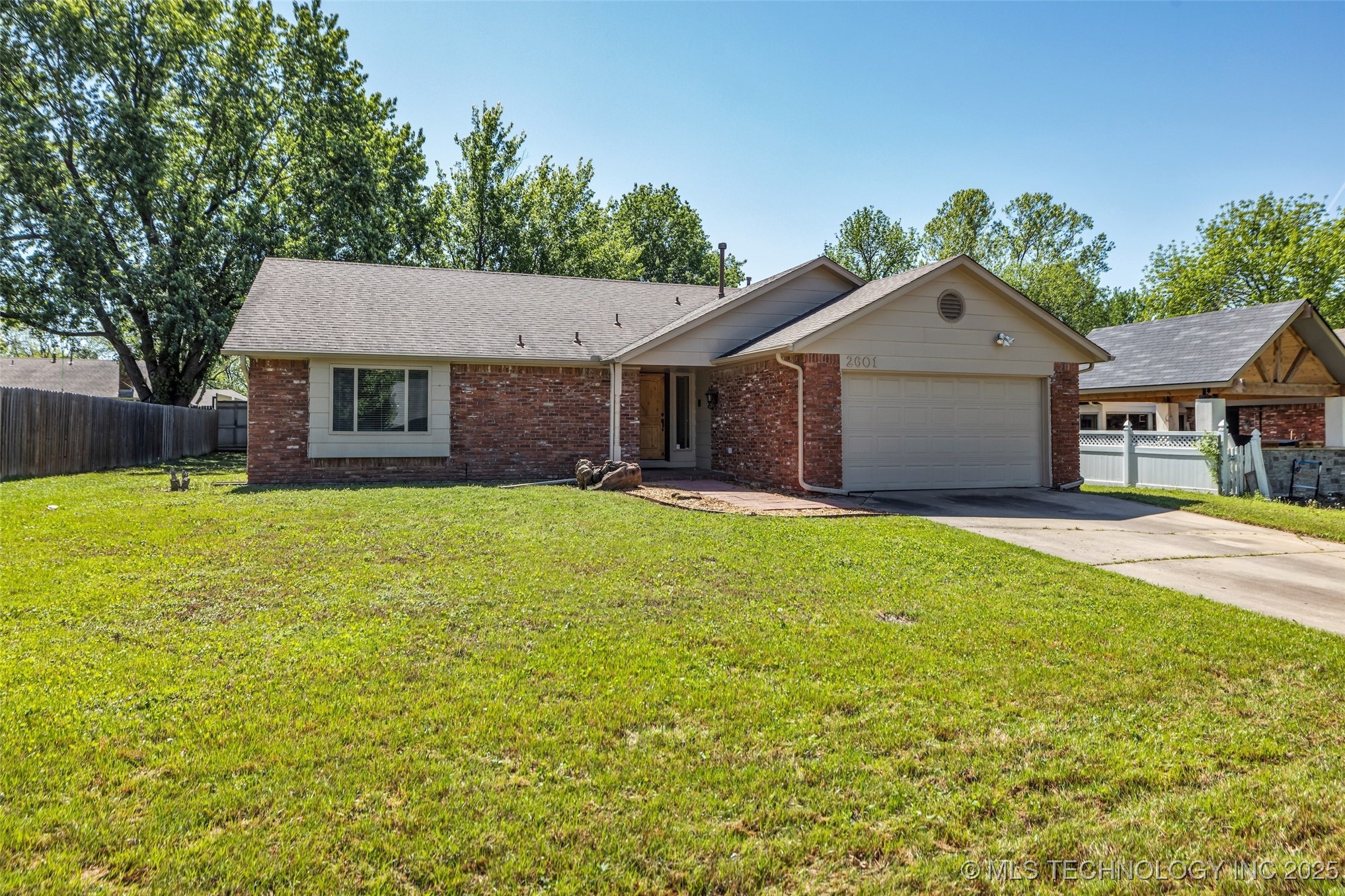 2601 W Hartford Street