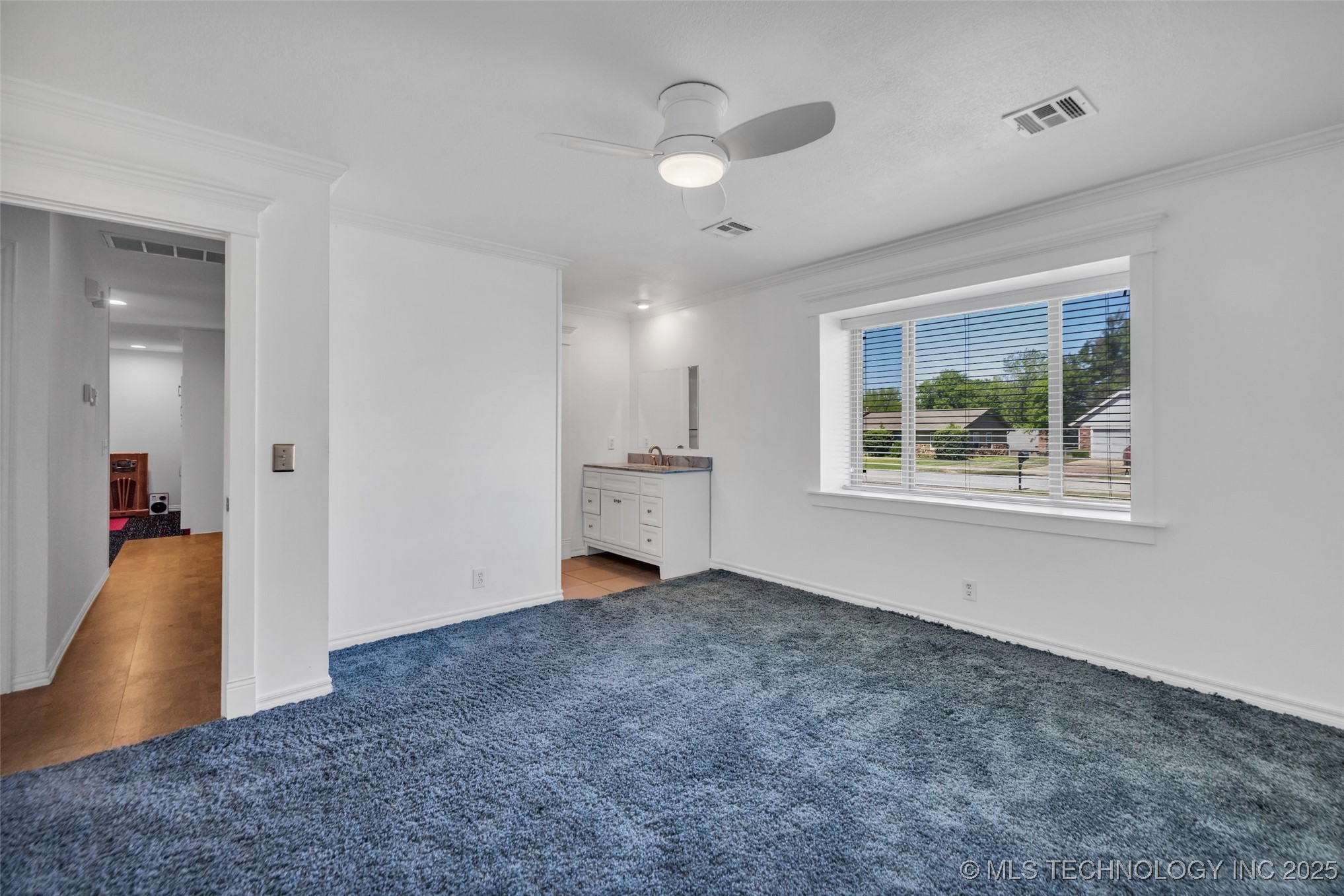 2601 W Hartford Street