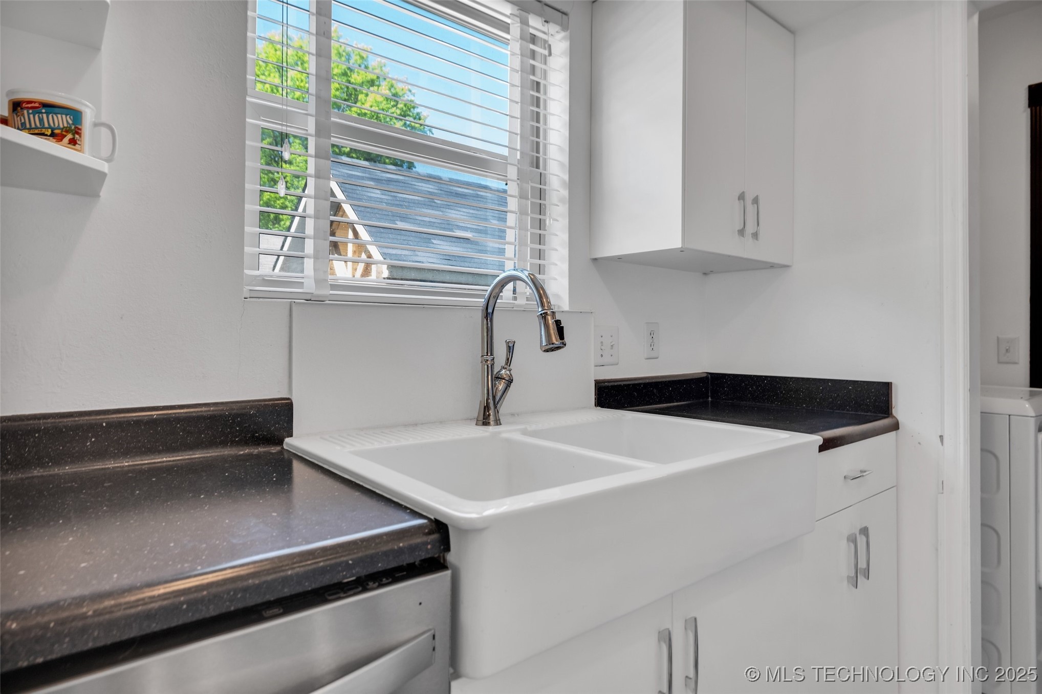 2601 W Hartford Street