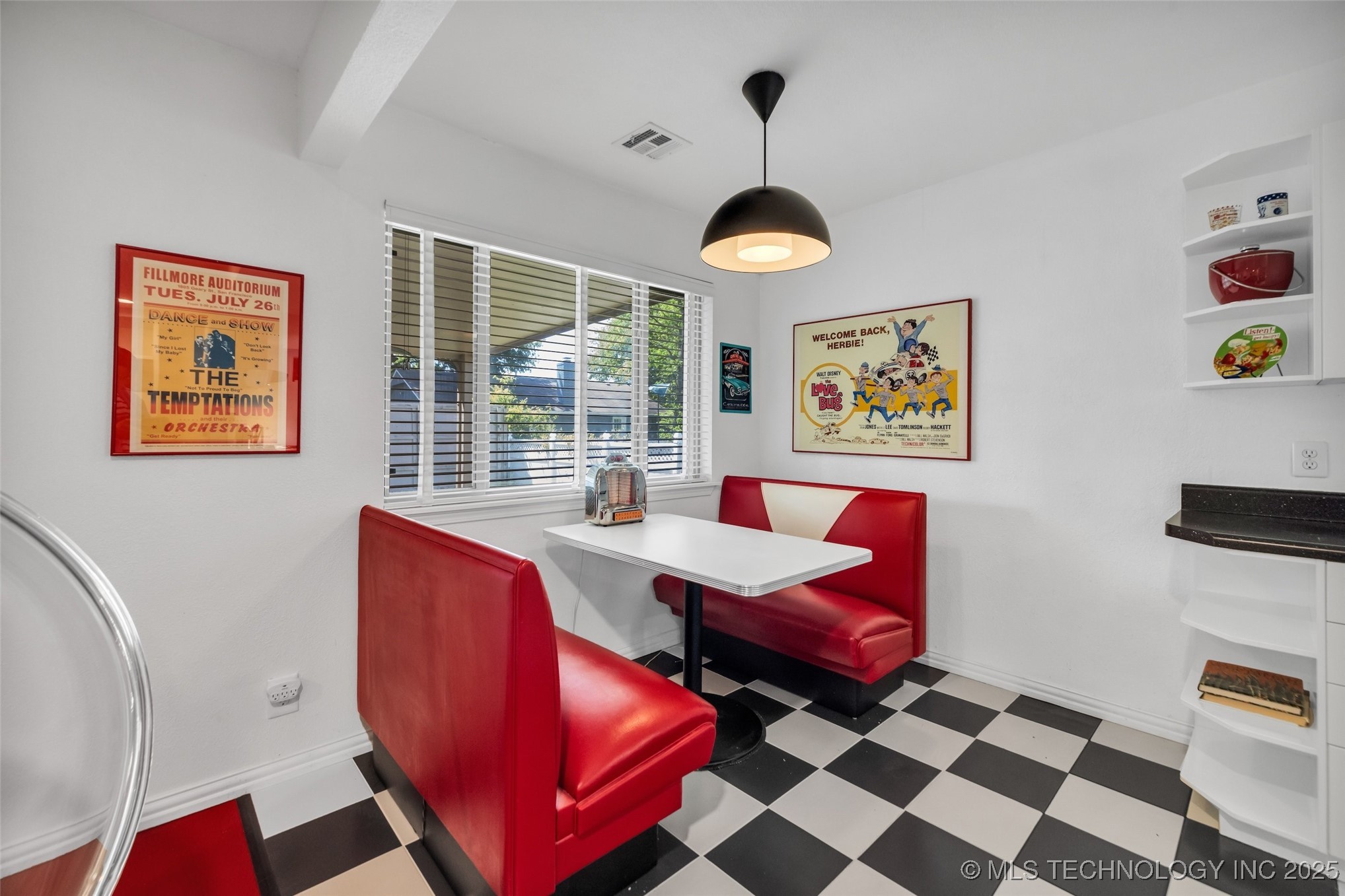 2601 W Hartford Street