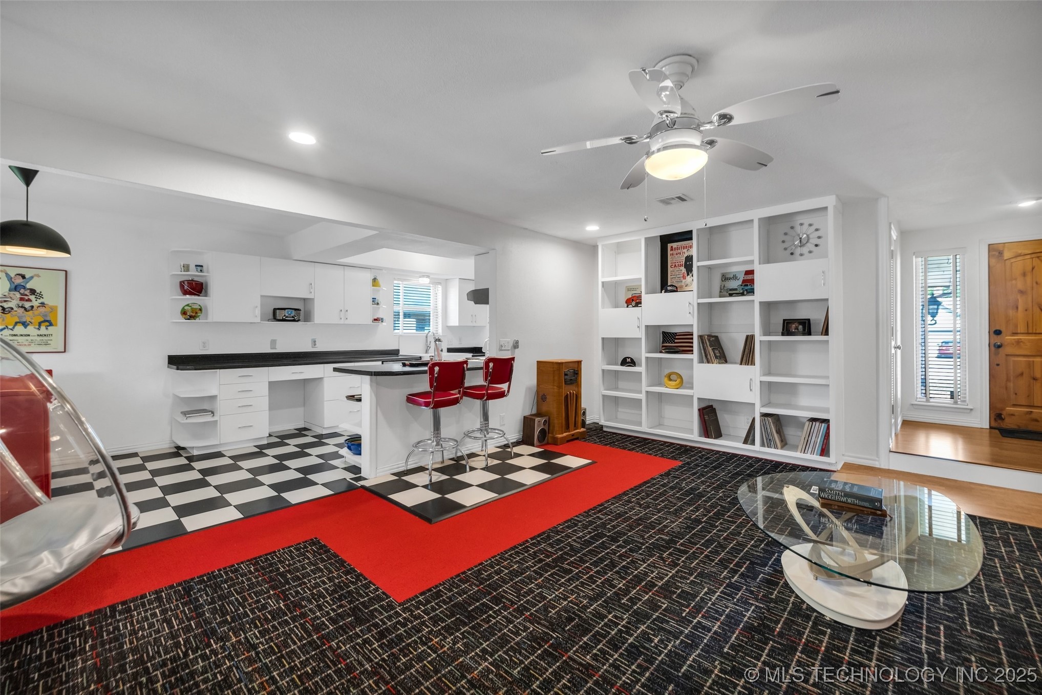 2601 W Hartford Street