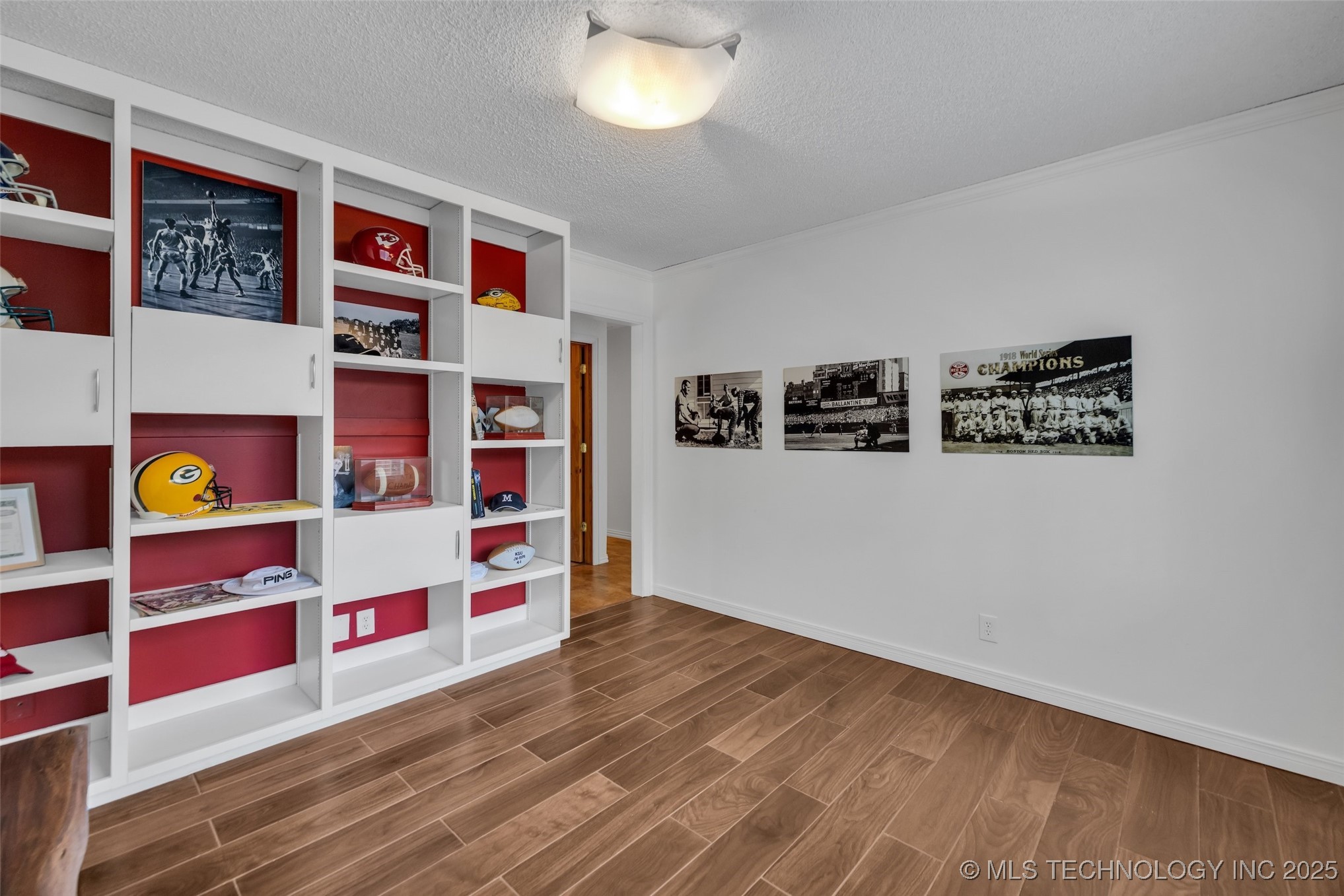 2601 W Hartford Street