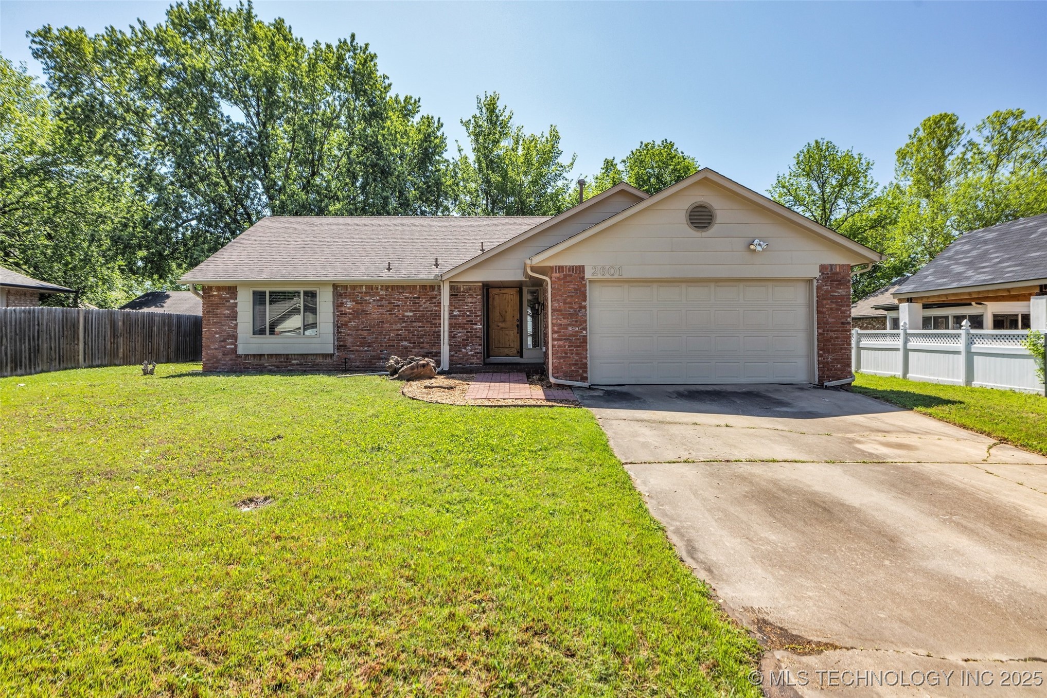 2601 W Hartford Street