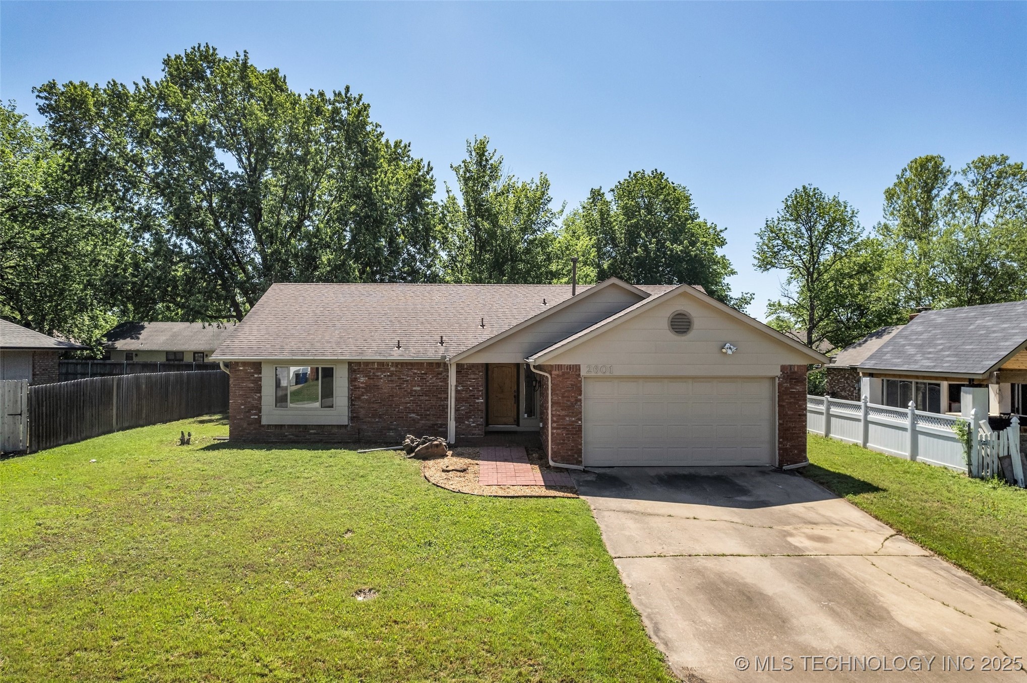 2601 W Hartford Street