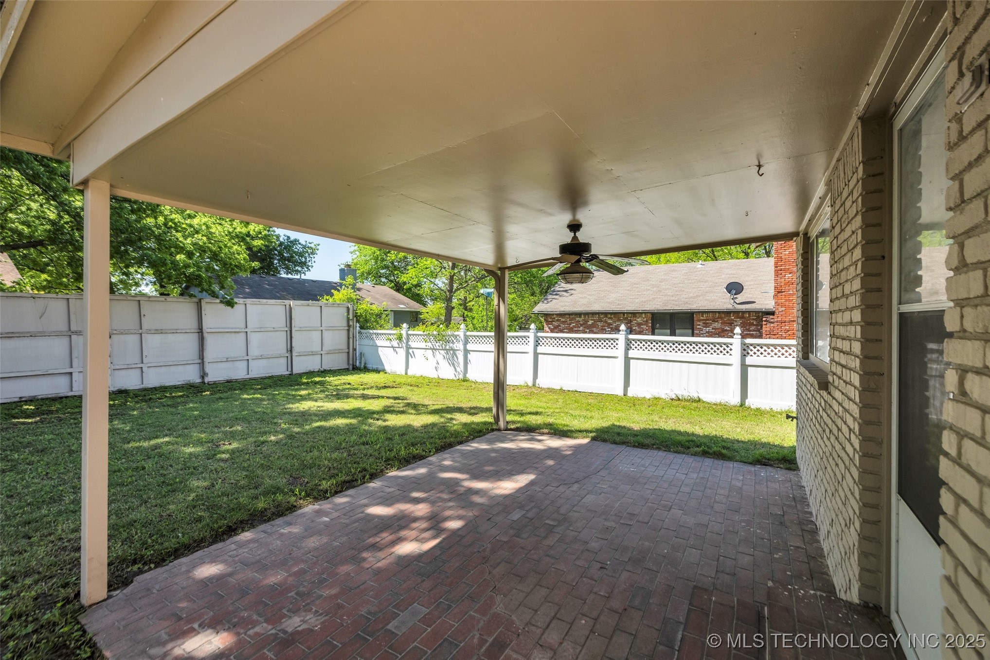 2601 W Hartford Street