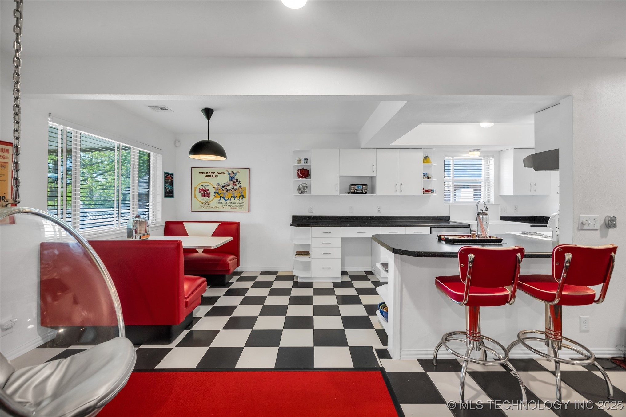 2601 W Hartford Street