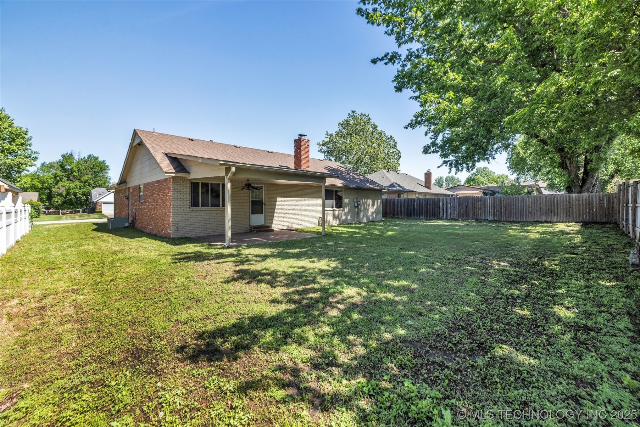 2601 W Hartford Street