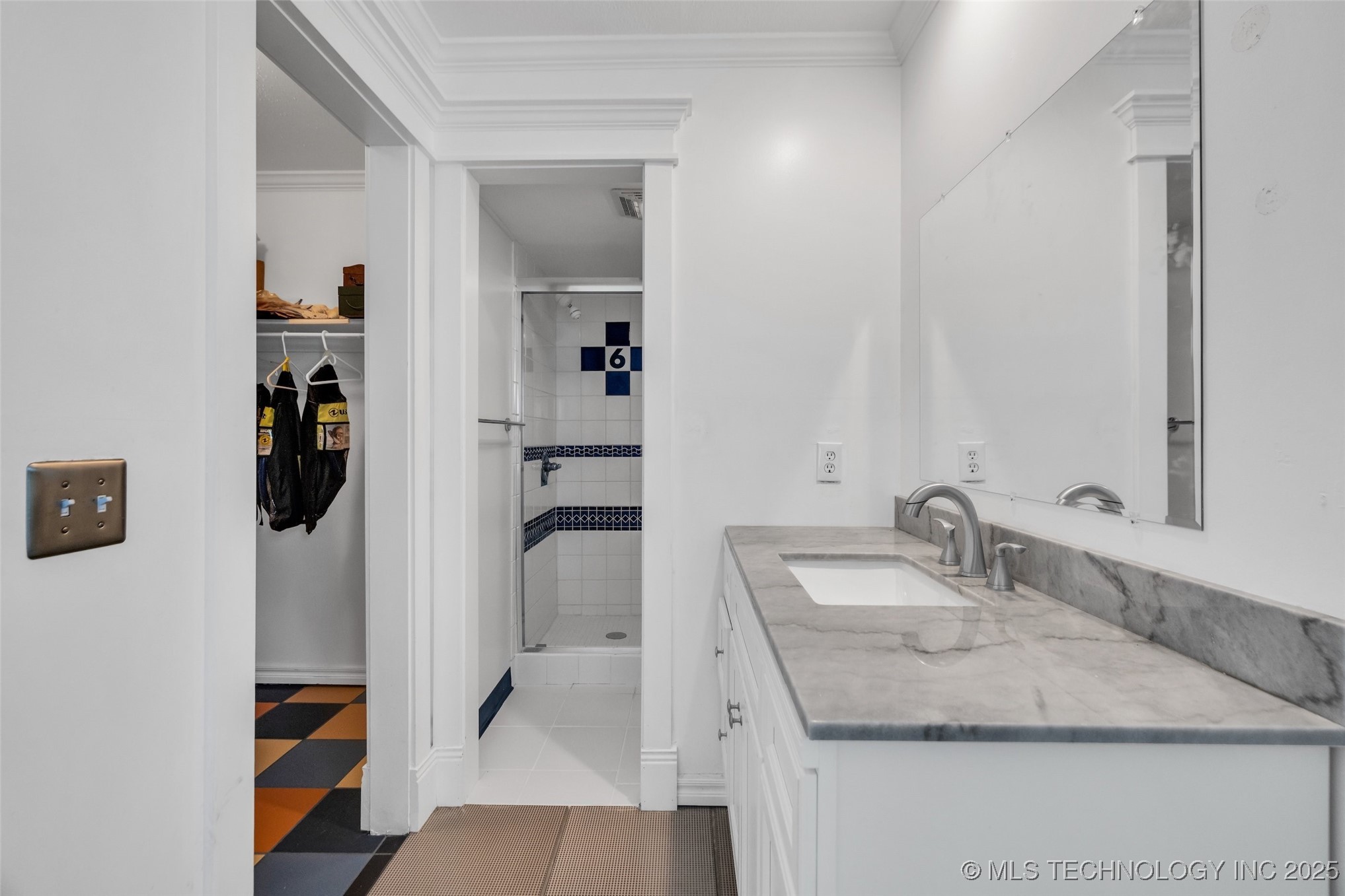 2601 W Hartford Street