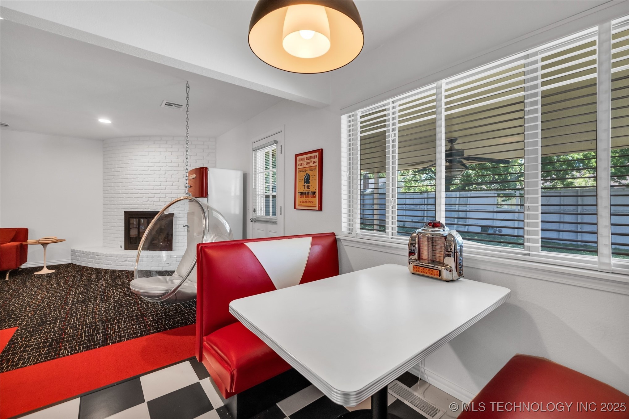 2601 W Hartford Street