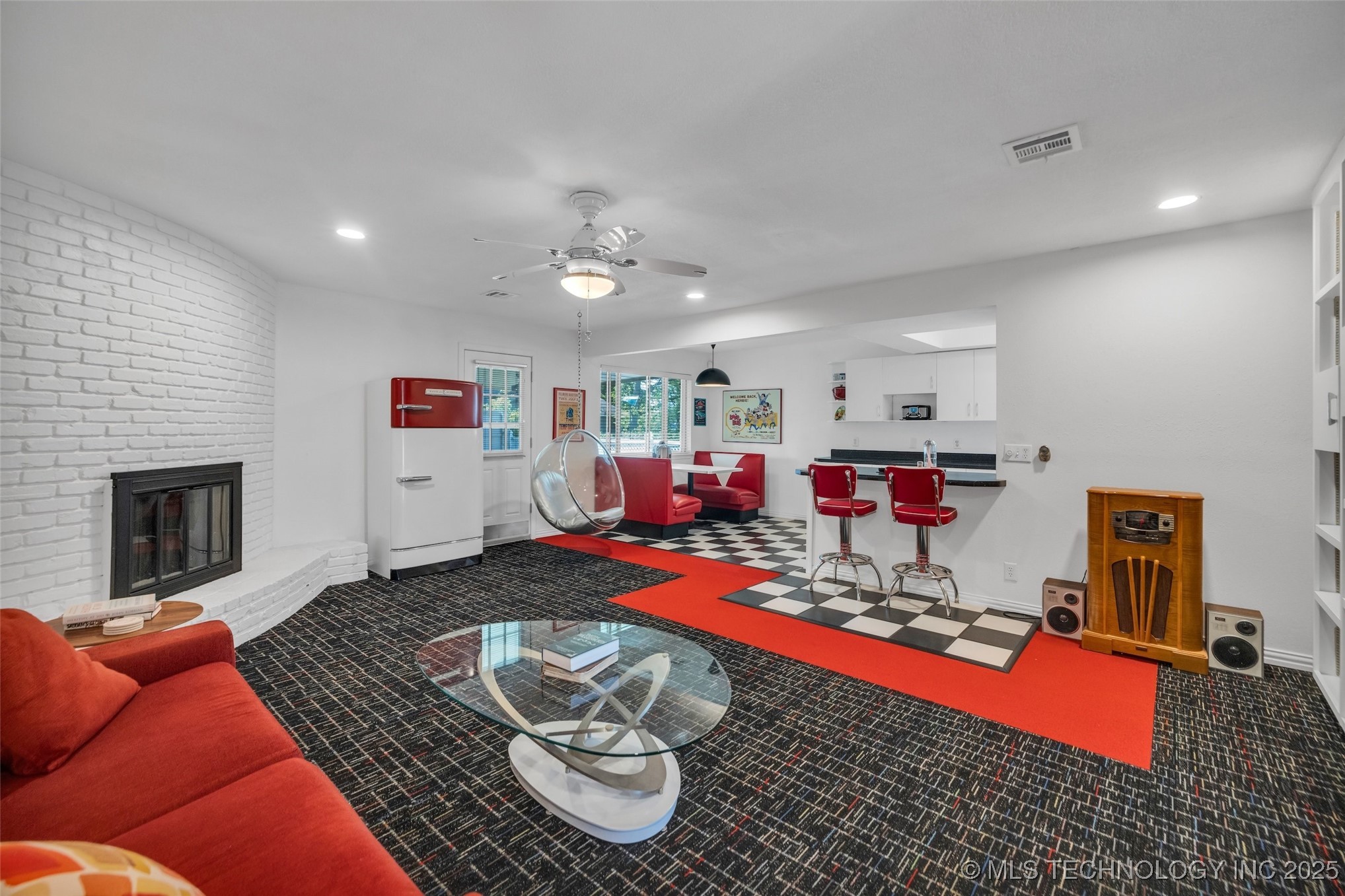 2601 W Hartford Street