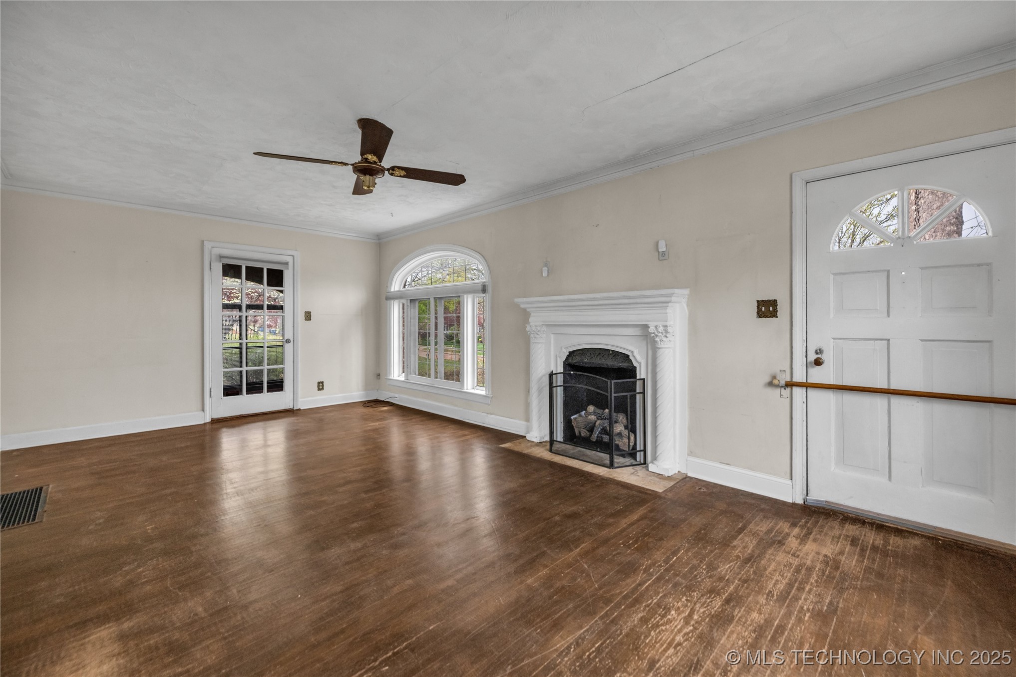 1607 S Delaware Place