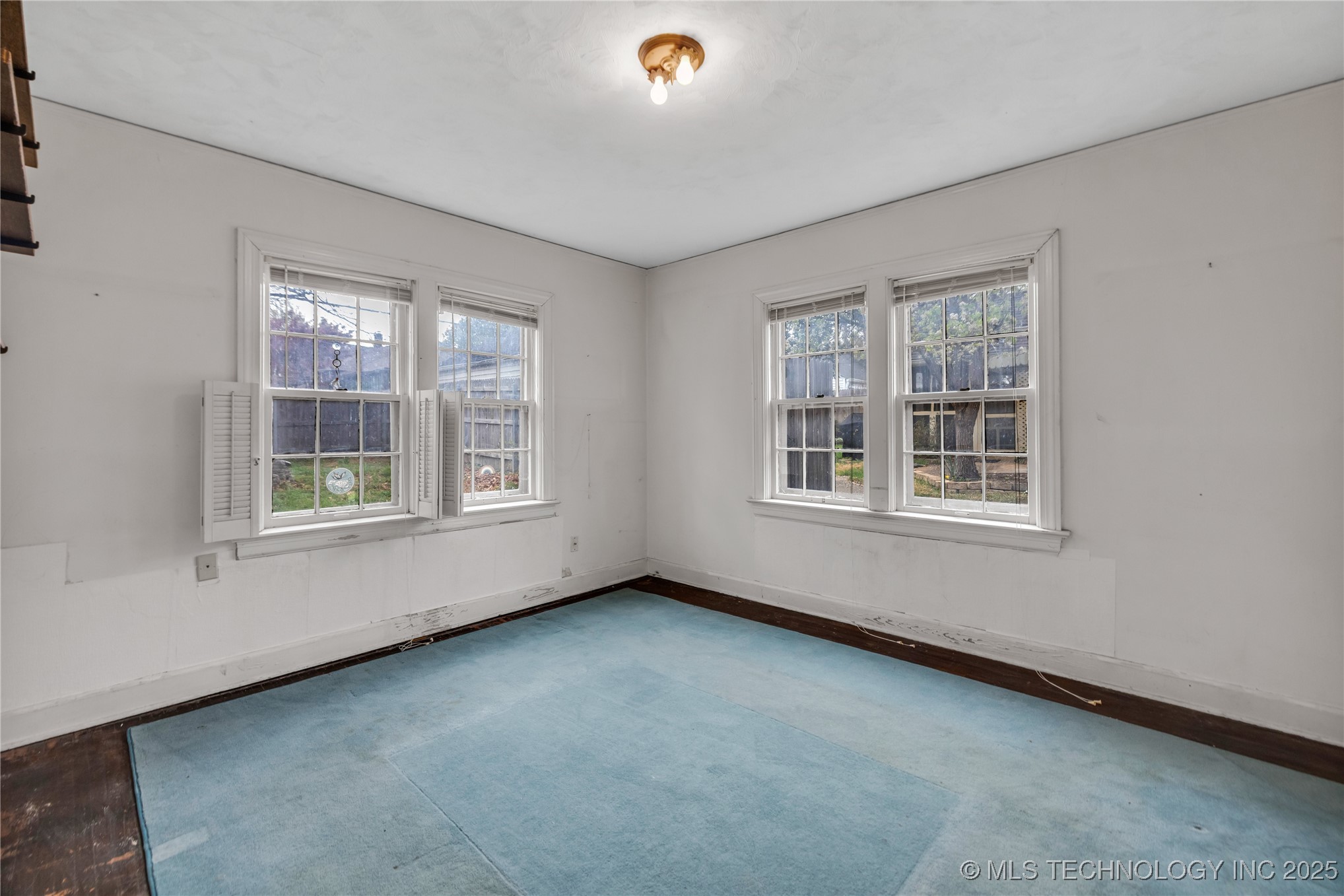 1607 S Delaware Place