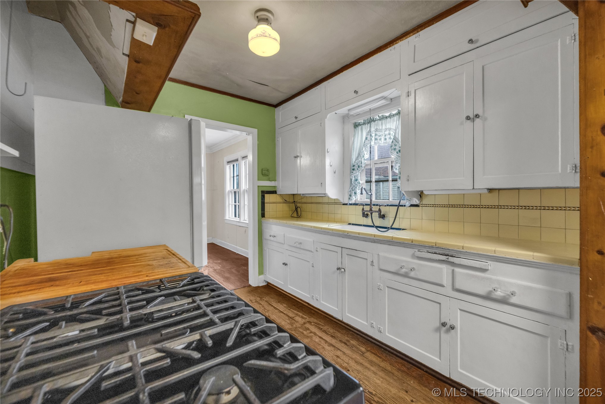 1607 S Delaware Place