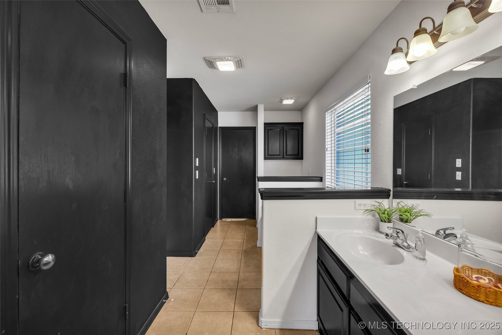 20213 E 33rd Place S