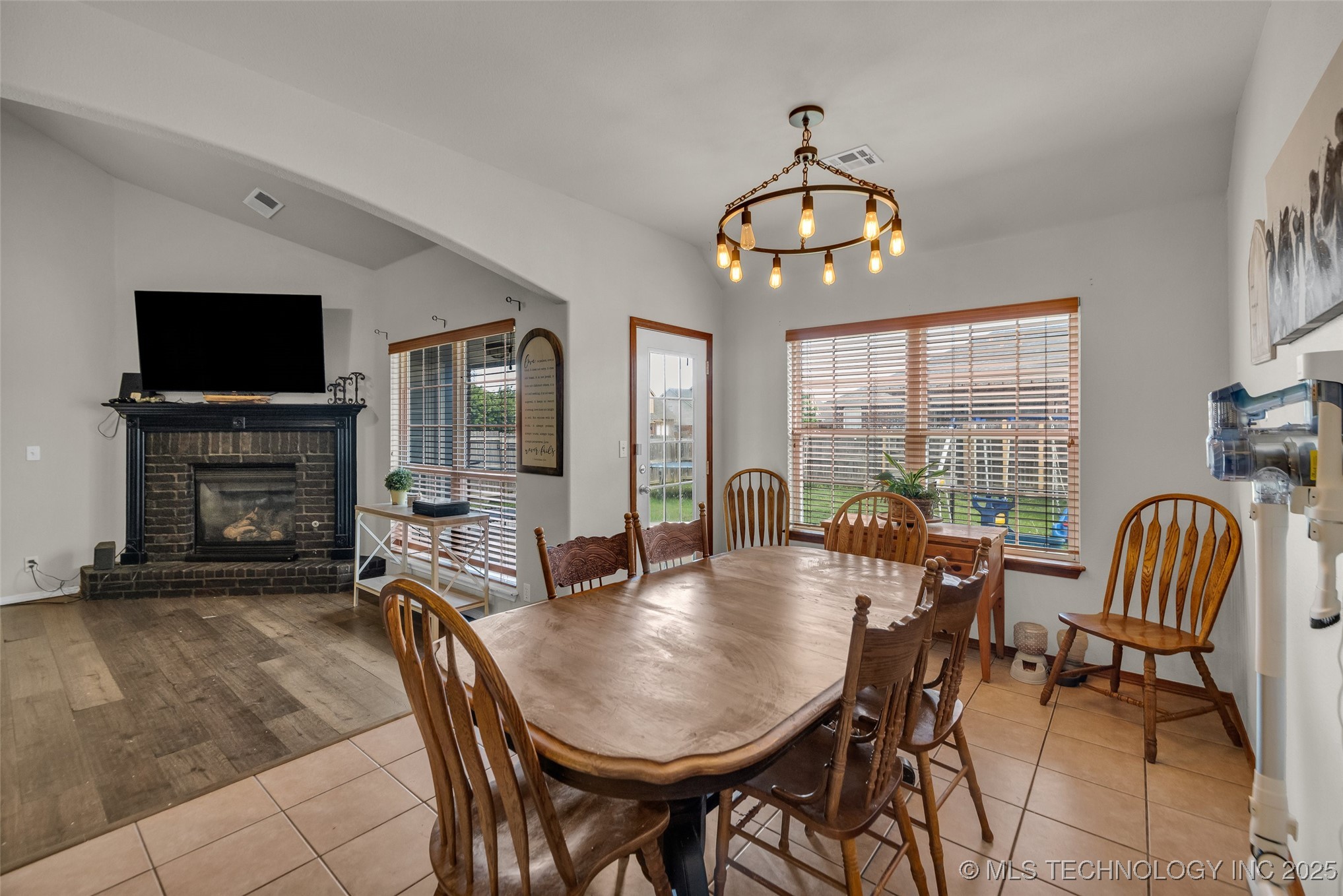 20213 E 33rd Place S