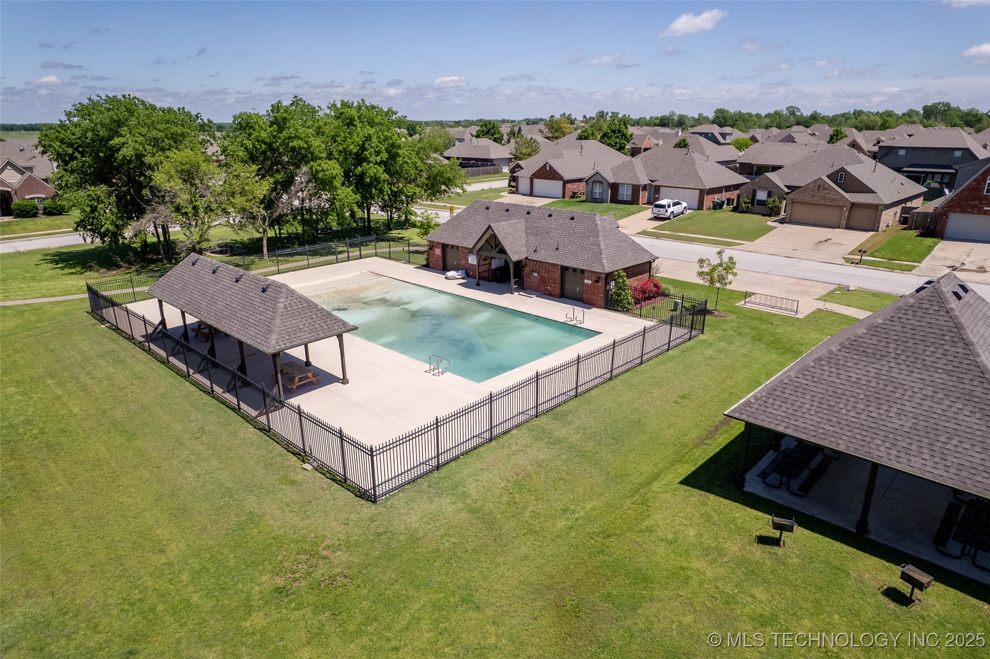 20213 E 33rd Place S