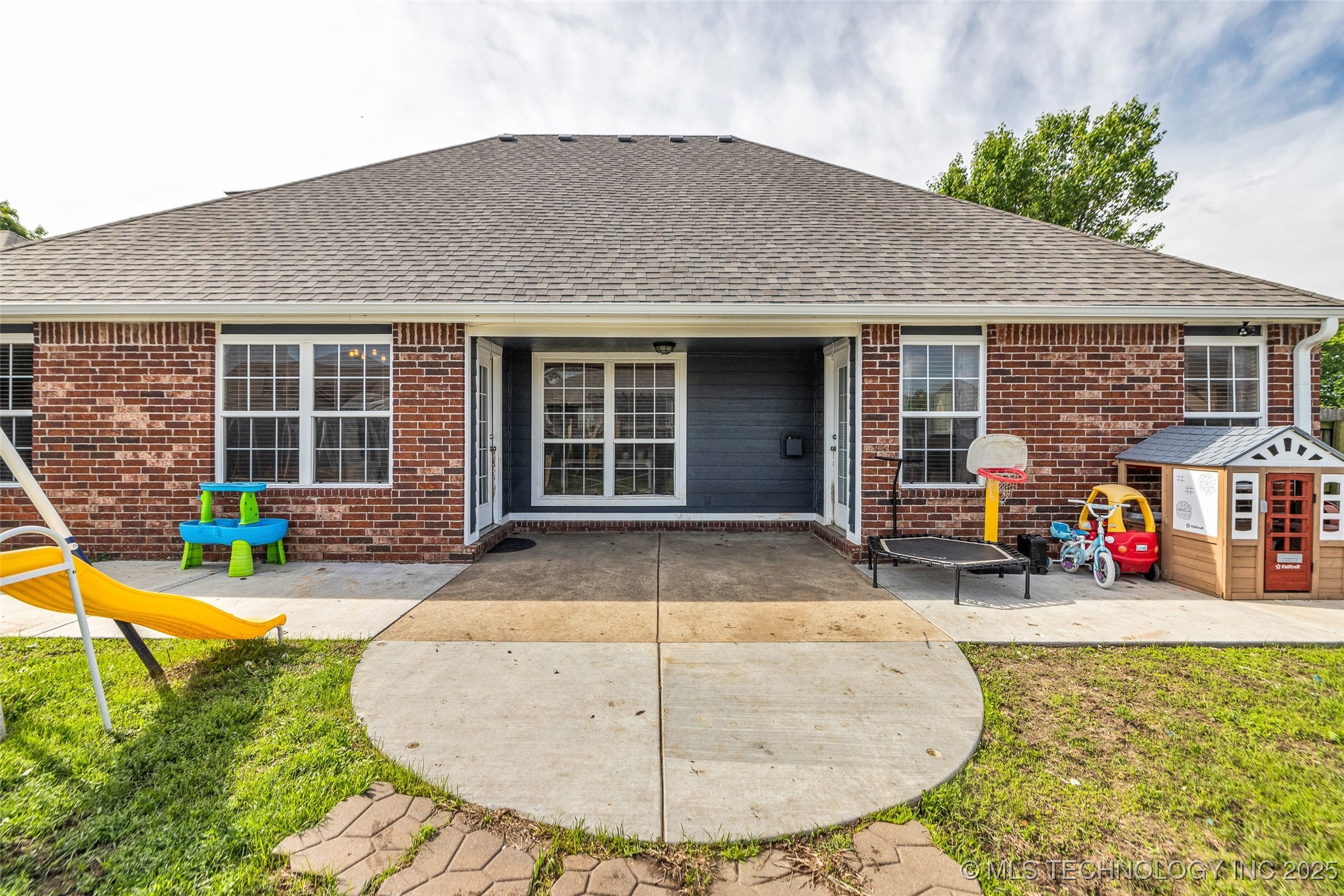 20213 E 33rd Place S