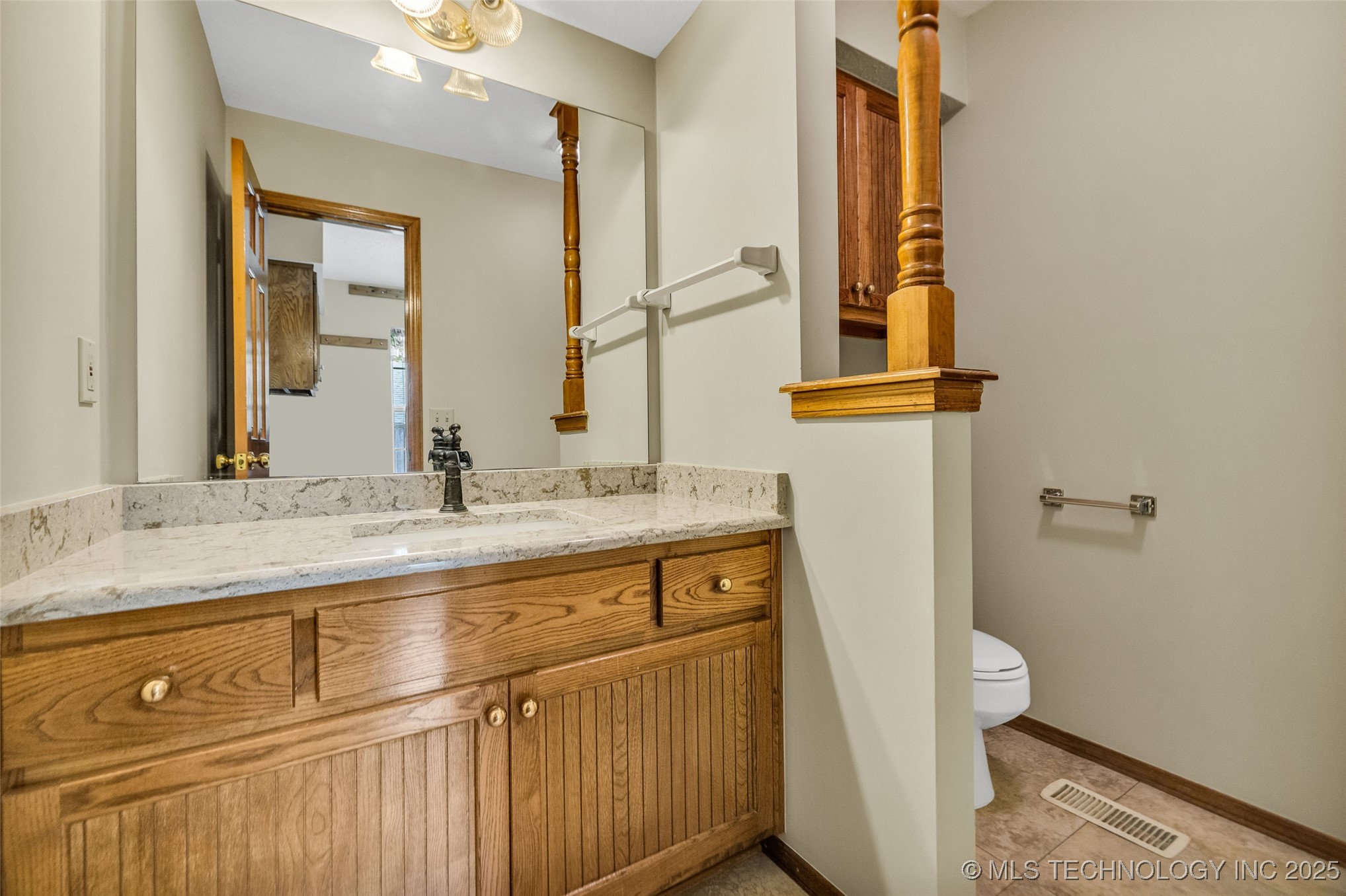 2205 W Vicksburg Street