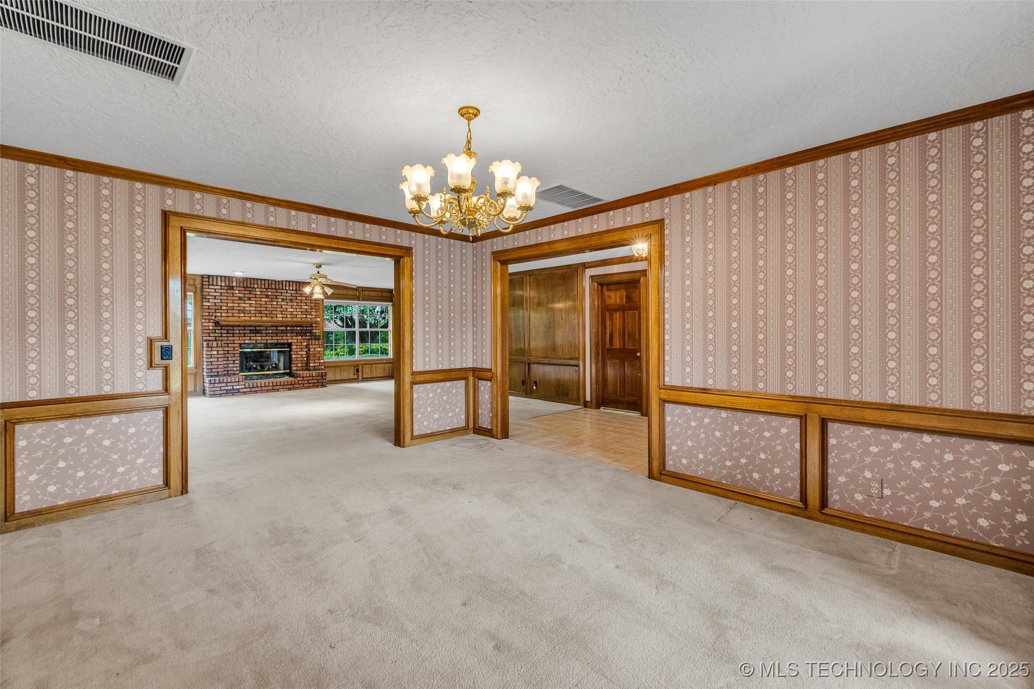 2205 W Vicksburg Street