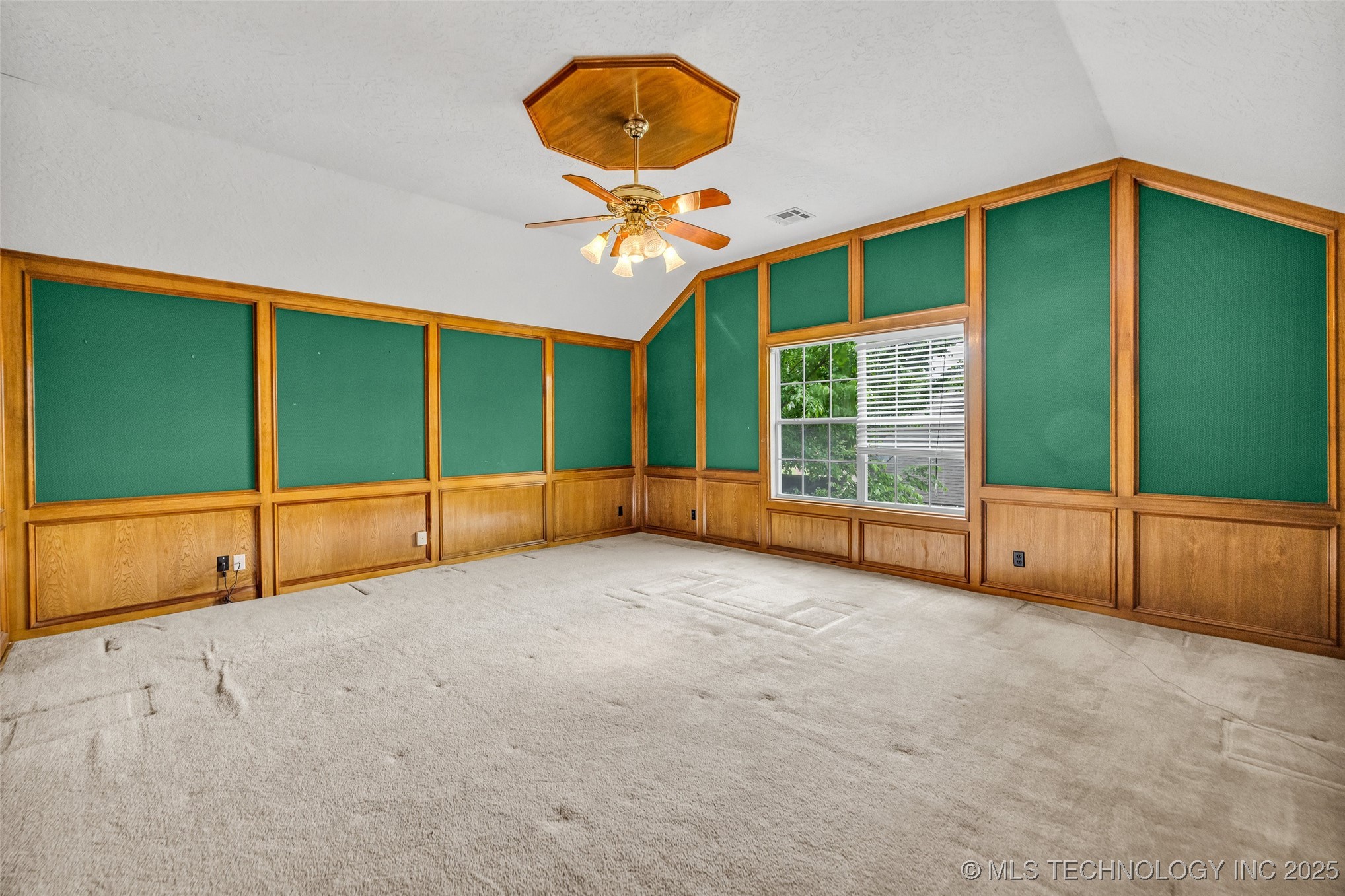 2205 W Vicksburg Street