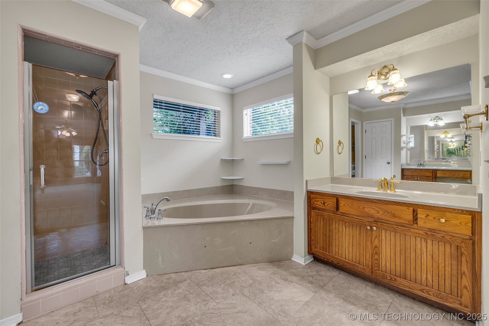 2205 W Vicksburg Street