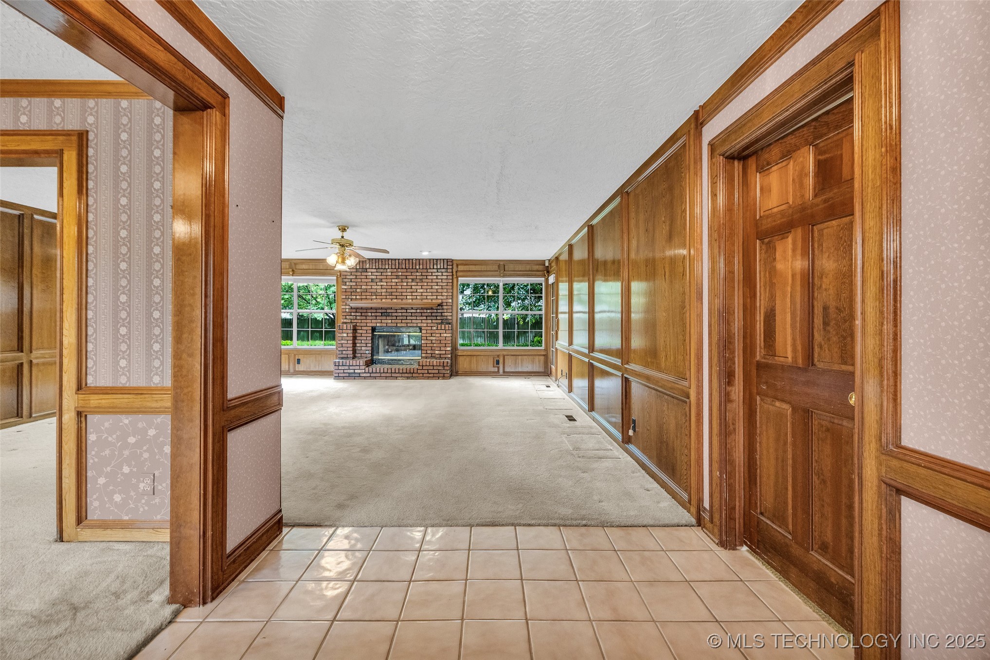 2205 W Vicksburg Street