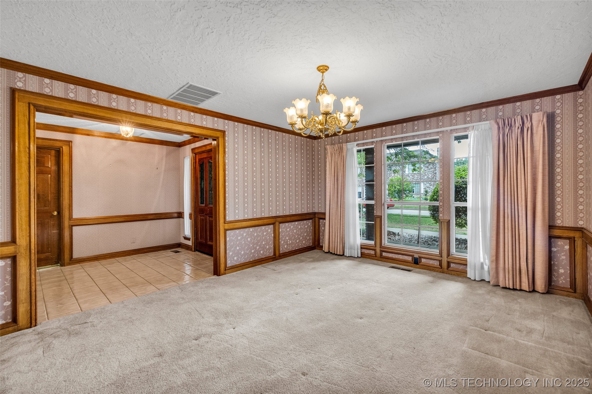 2205 W Vicksburg Street