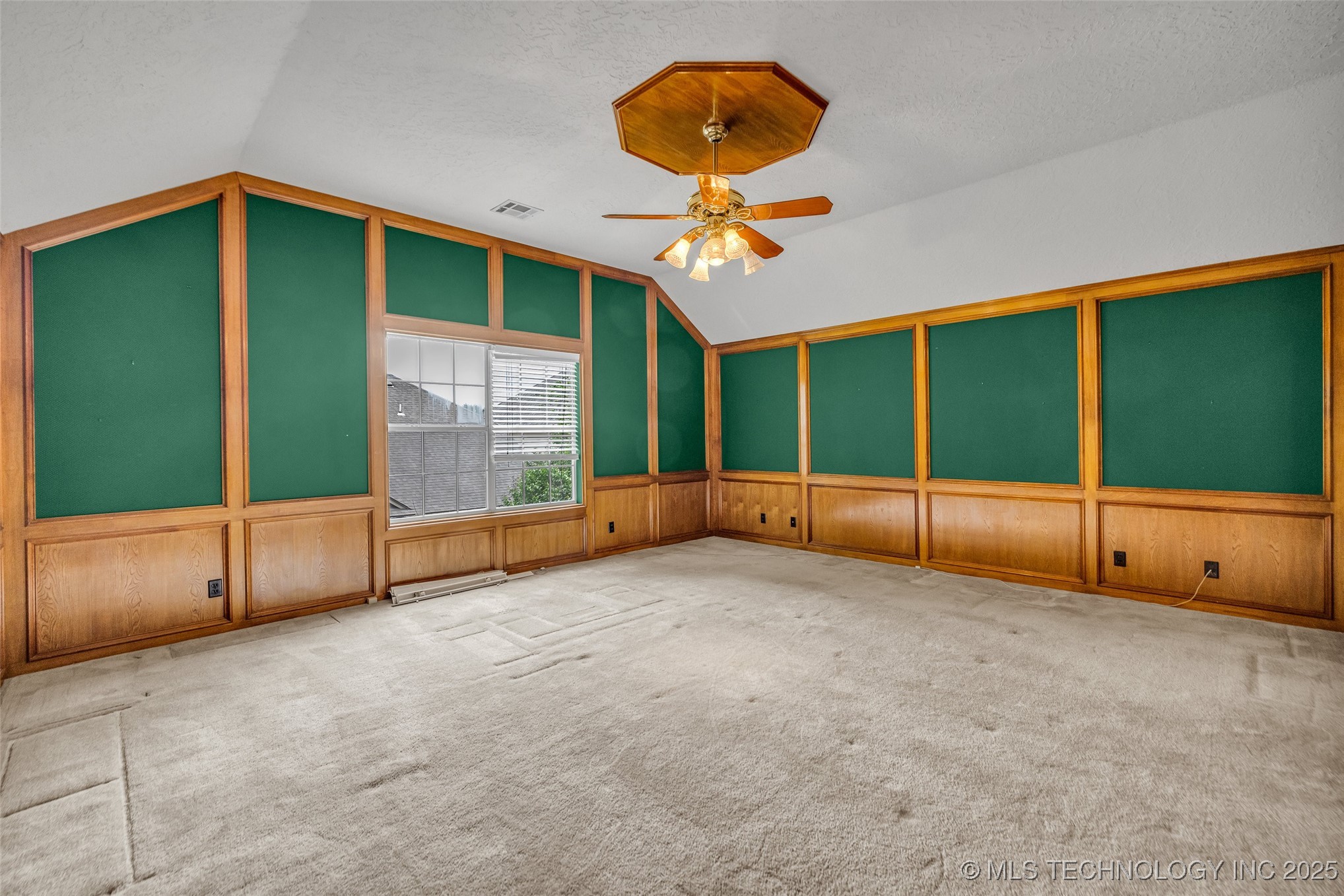 2205 W Vicksburg Street