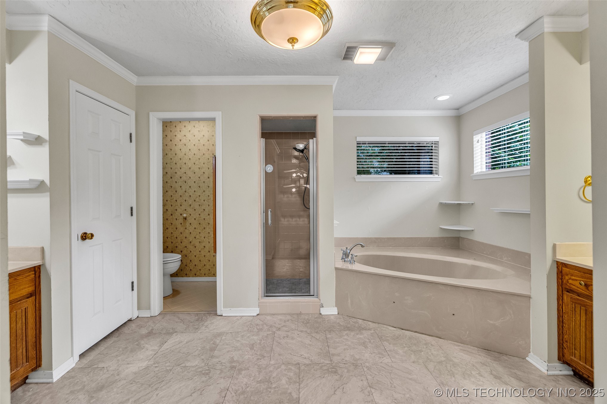 2205 W Vicksburg Street