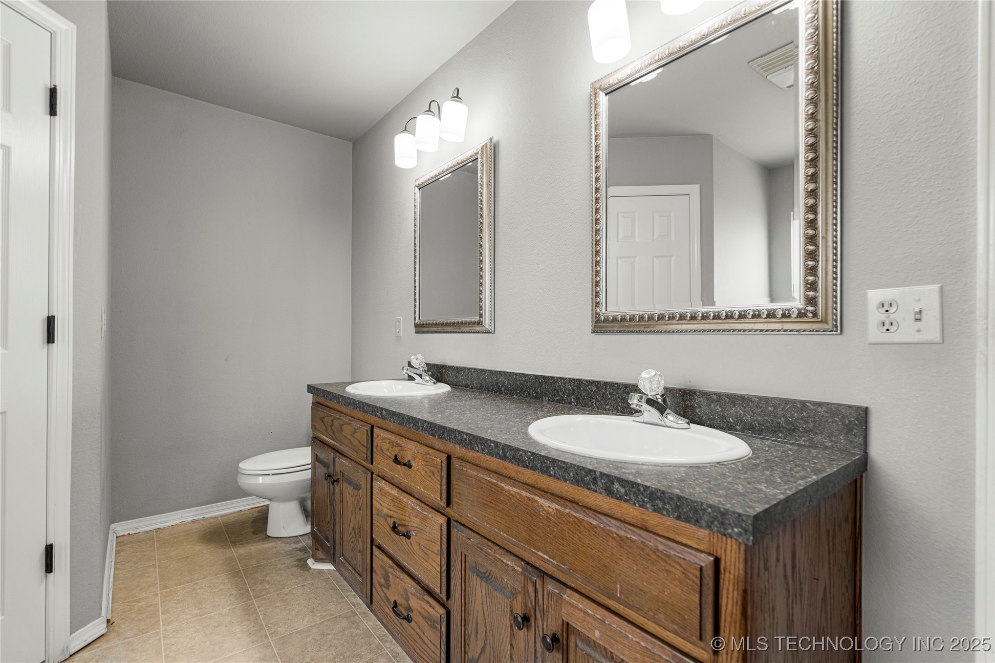 15605 S College Avenue