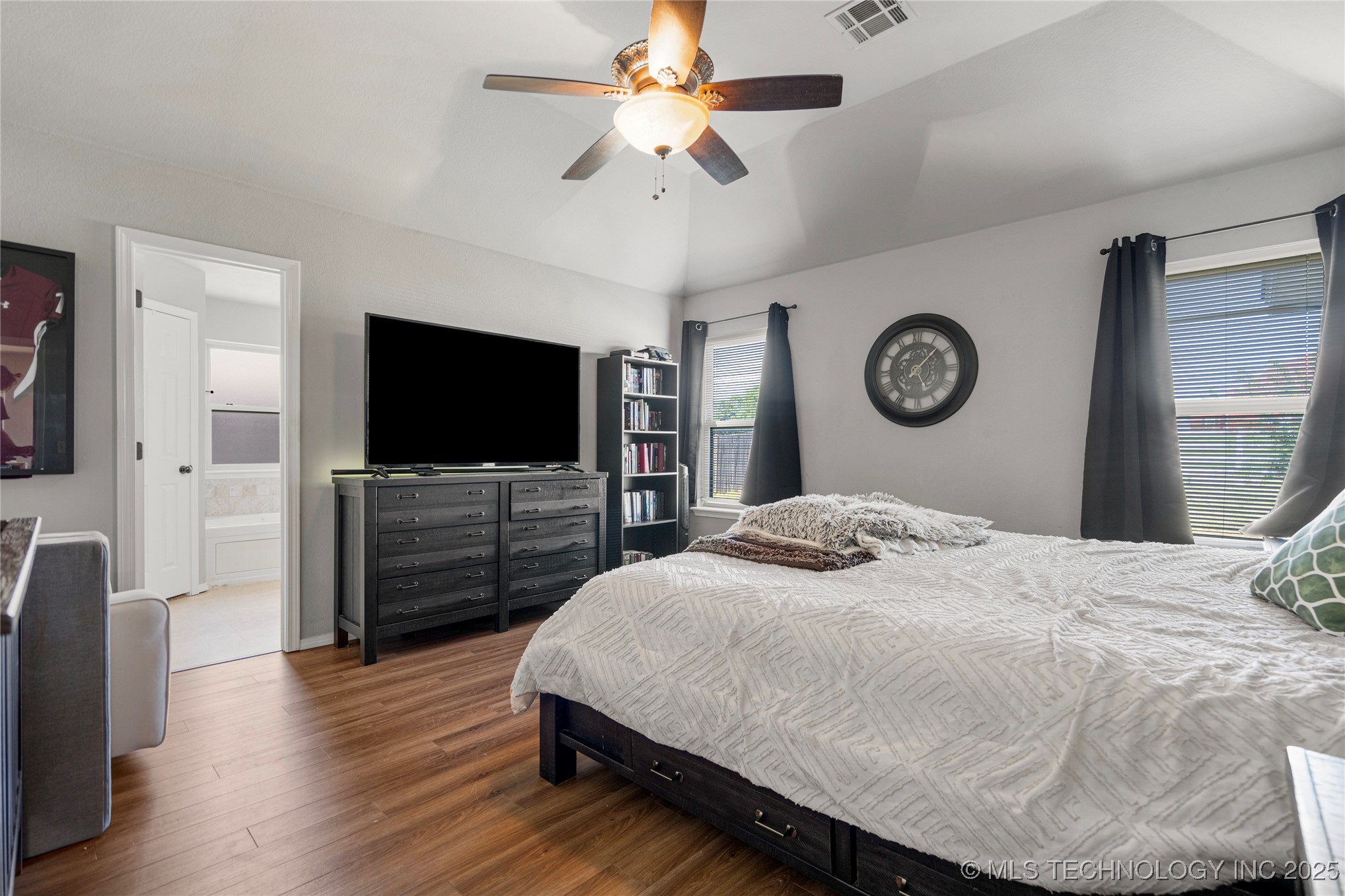 15605 S College Avenue